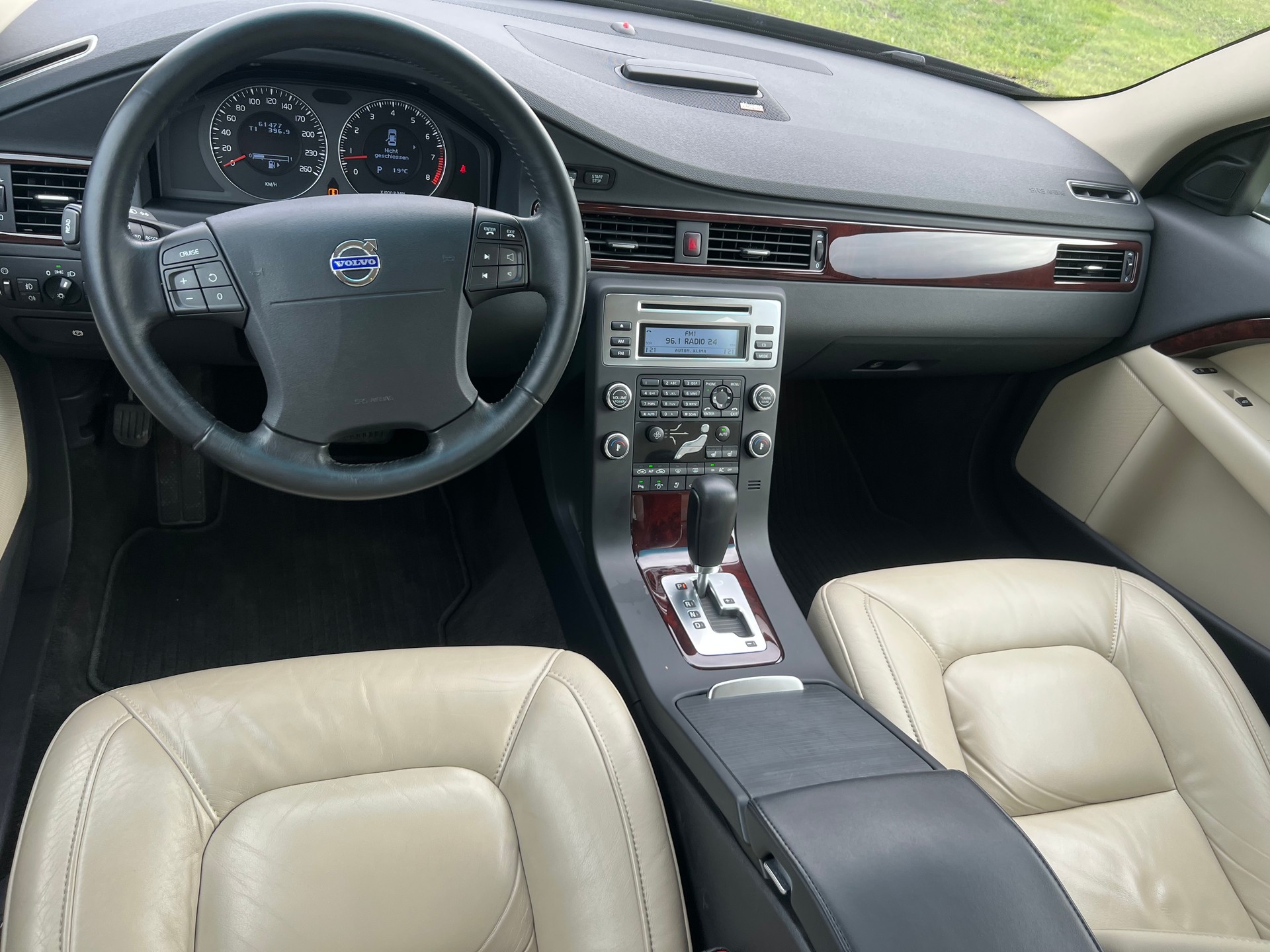 VOLVO S80 2.5T Momentum-image-8