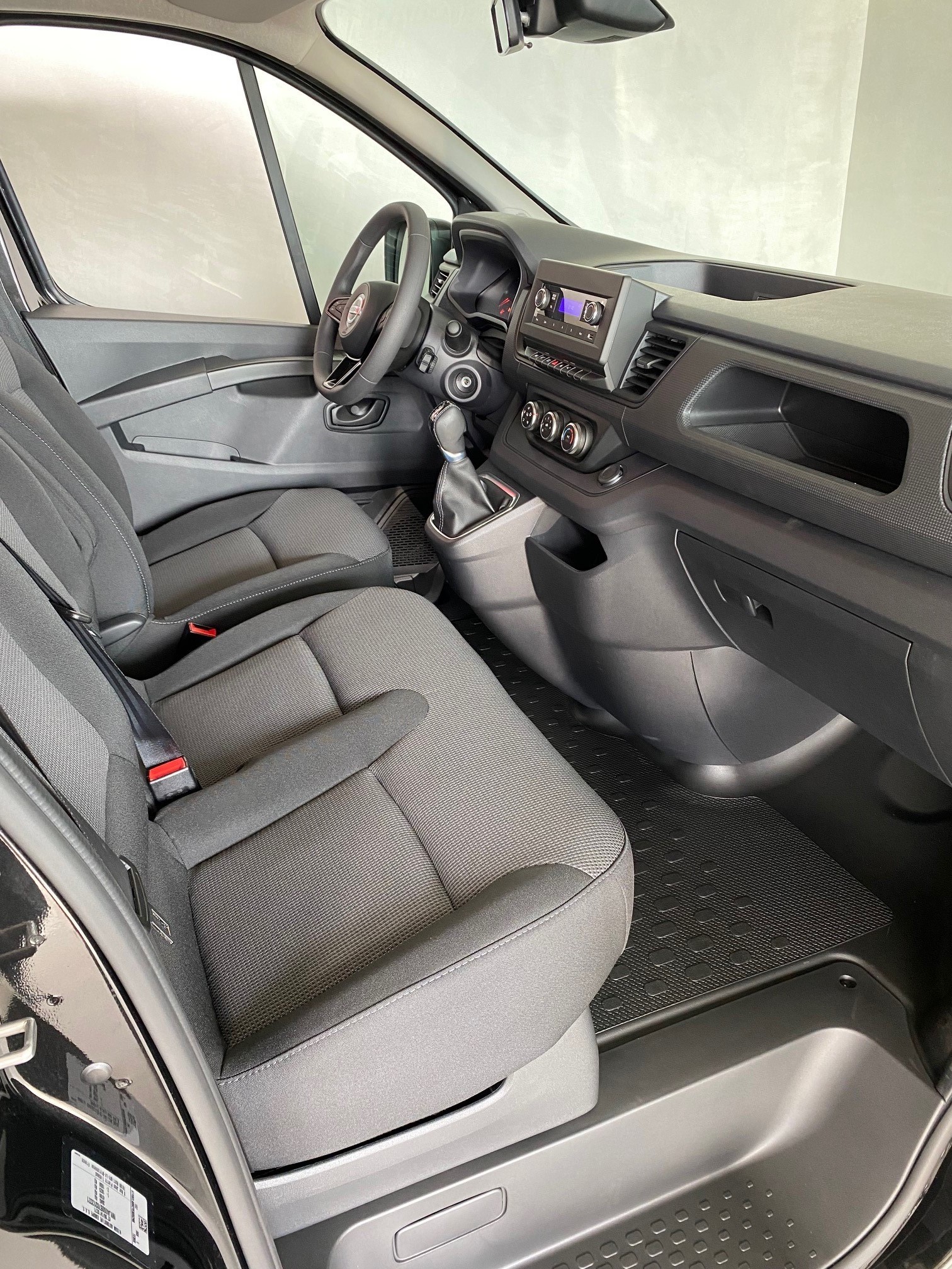 NISSAN Primastarr Kombi 2.8 t L1 H1 2.0 dCi 170 Acenta 9P-image-8