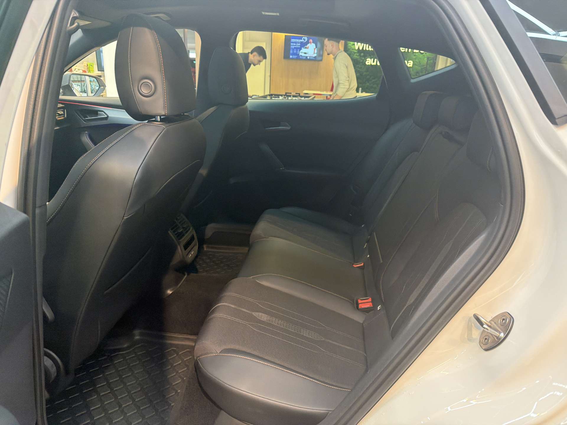 CUPRA Formentor 1.5 TSi DSG-Automat-image-6