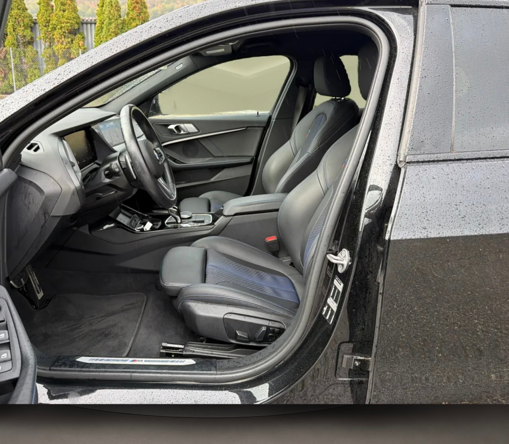 BMW 120i Pure M Sport Steptronic-image-11