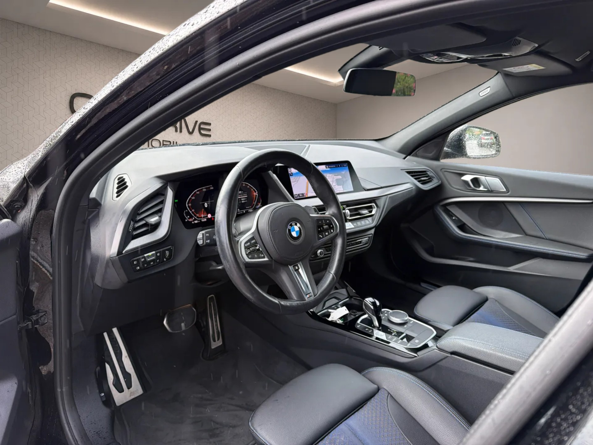 BMW 120i Pure M Sport Steptronic-image-9