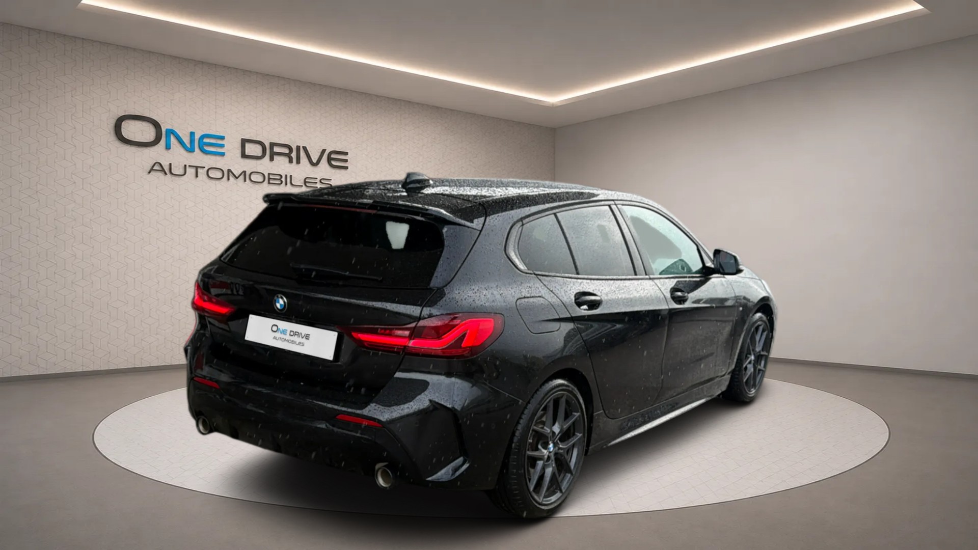 BMW 120i Pure M Sport Steptronic-image-6