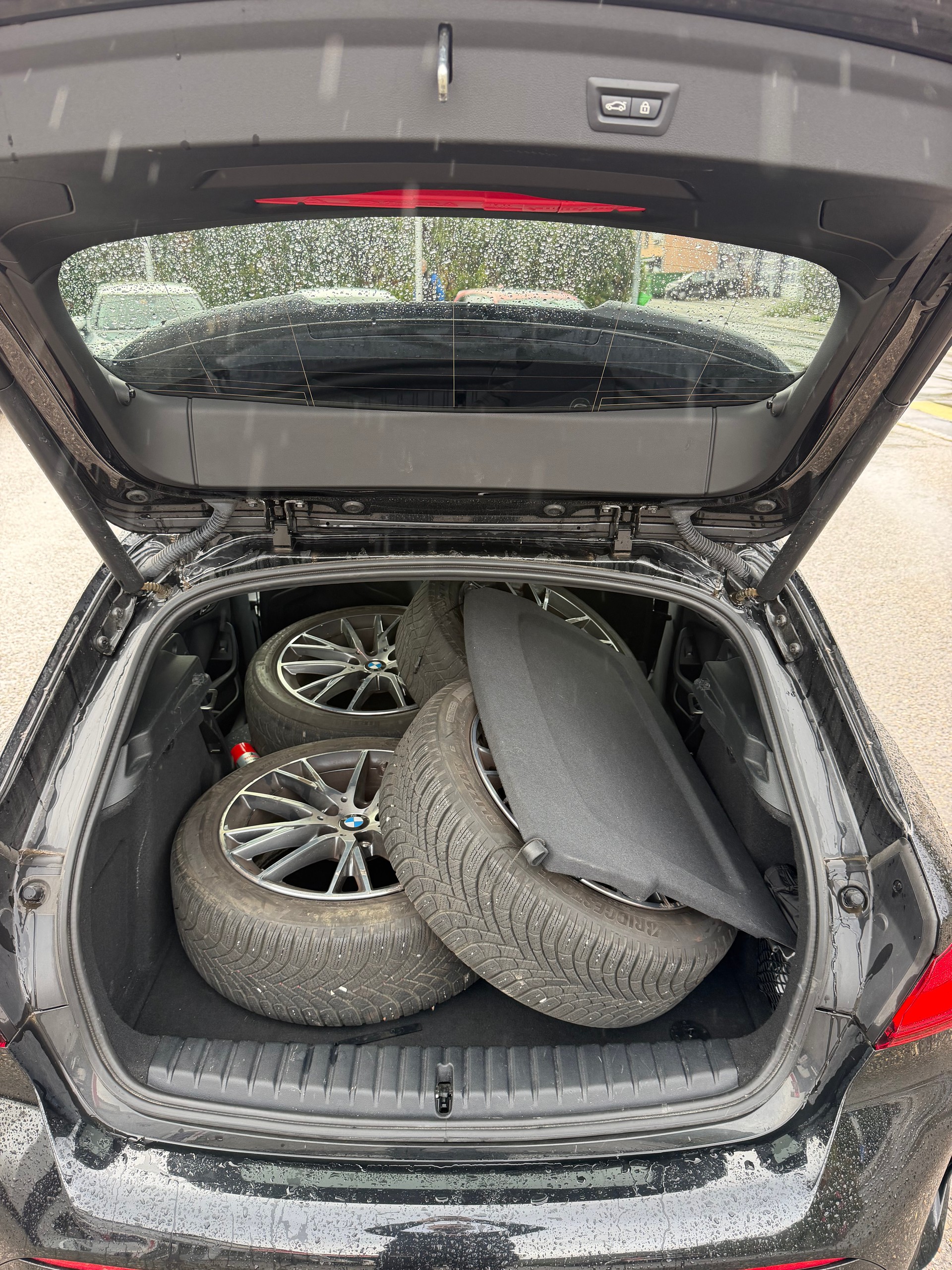 BMW 120i Pure M Sport Steptronic-image-14
