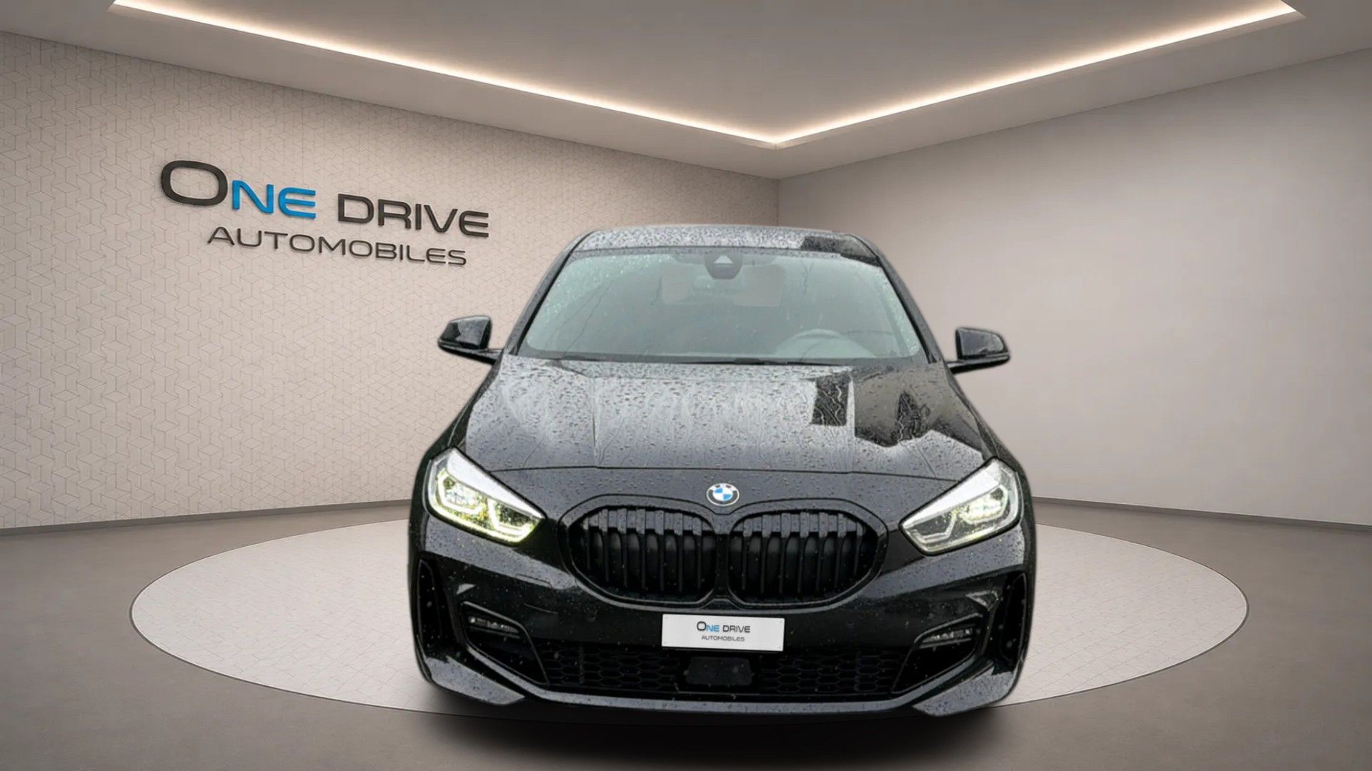 BMW 120i Pure M Sport Steptronic-image-2