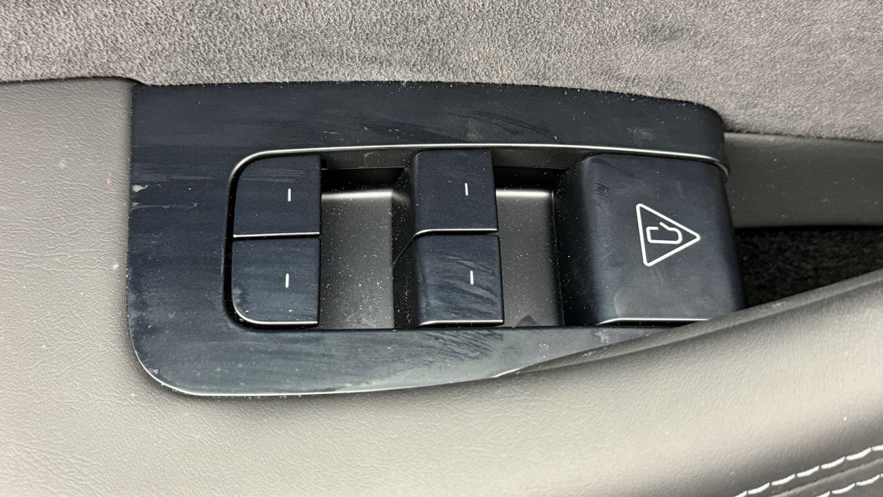 TESLA Model 3 Long Range Dual Motor AWD-image-8