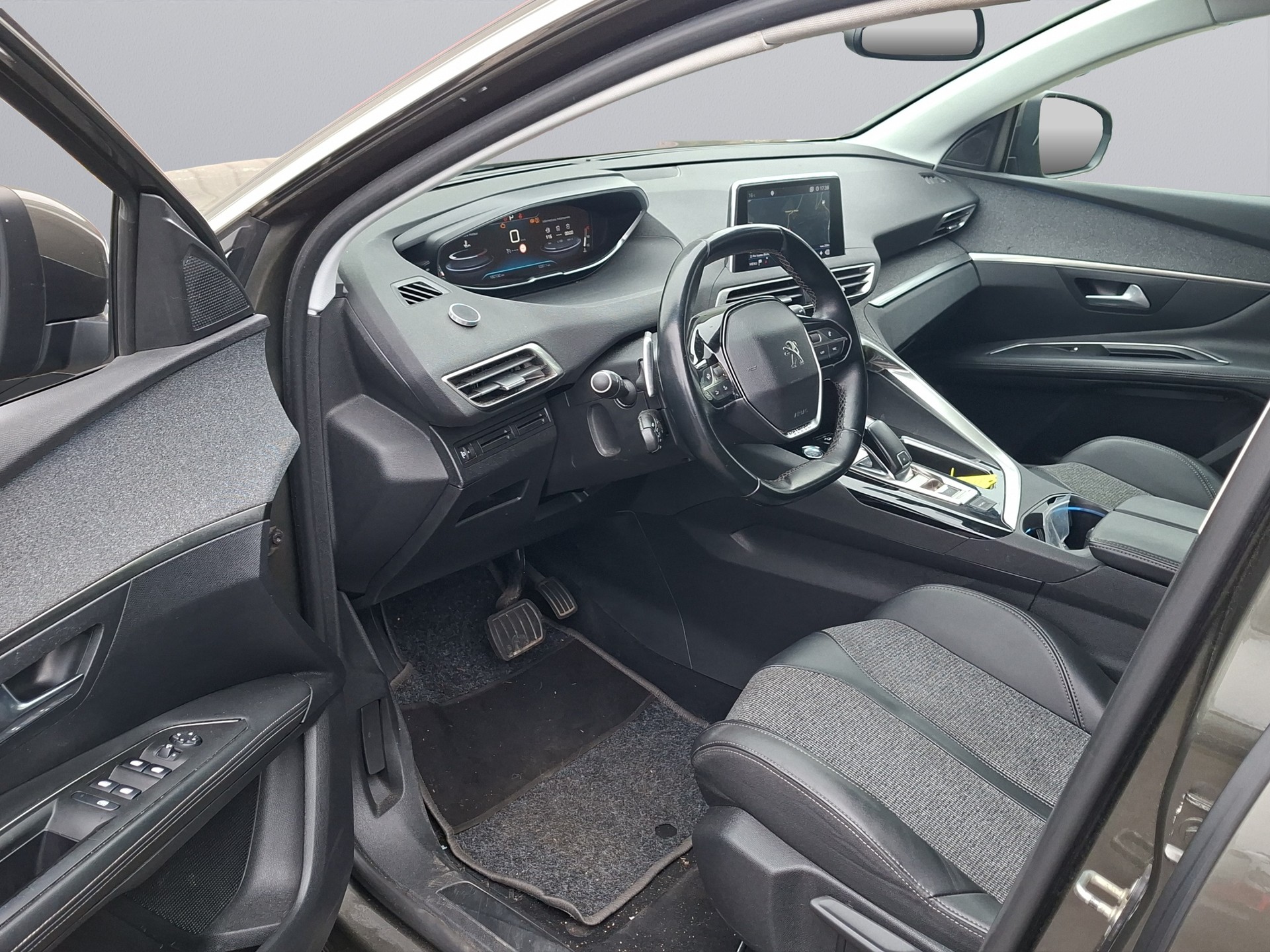 PEUGEOT 3008 1.2 PureTech Active EAT-image-17
