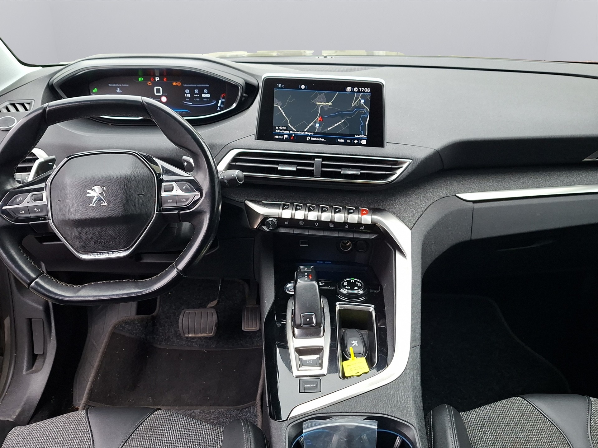 PEUGEOT 3008 1.2 PureTech Active EAT-image-11