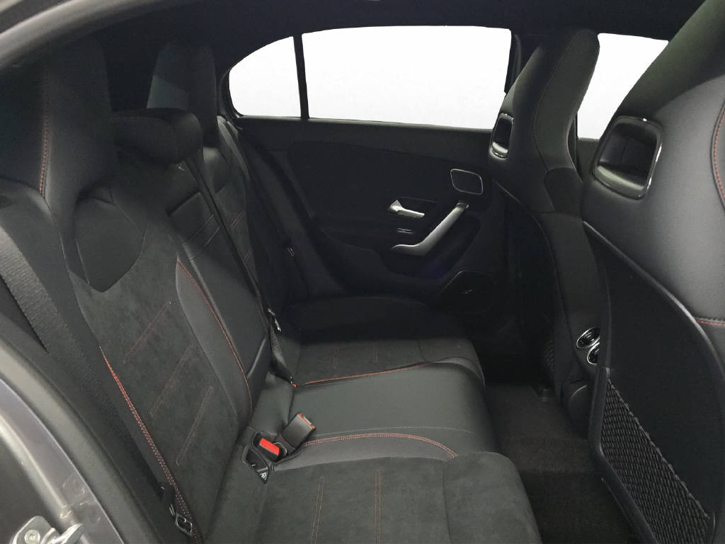MERCEDES-BENZ A 200 AMG Line Night Star-image-12