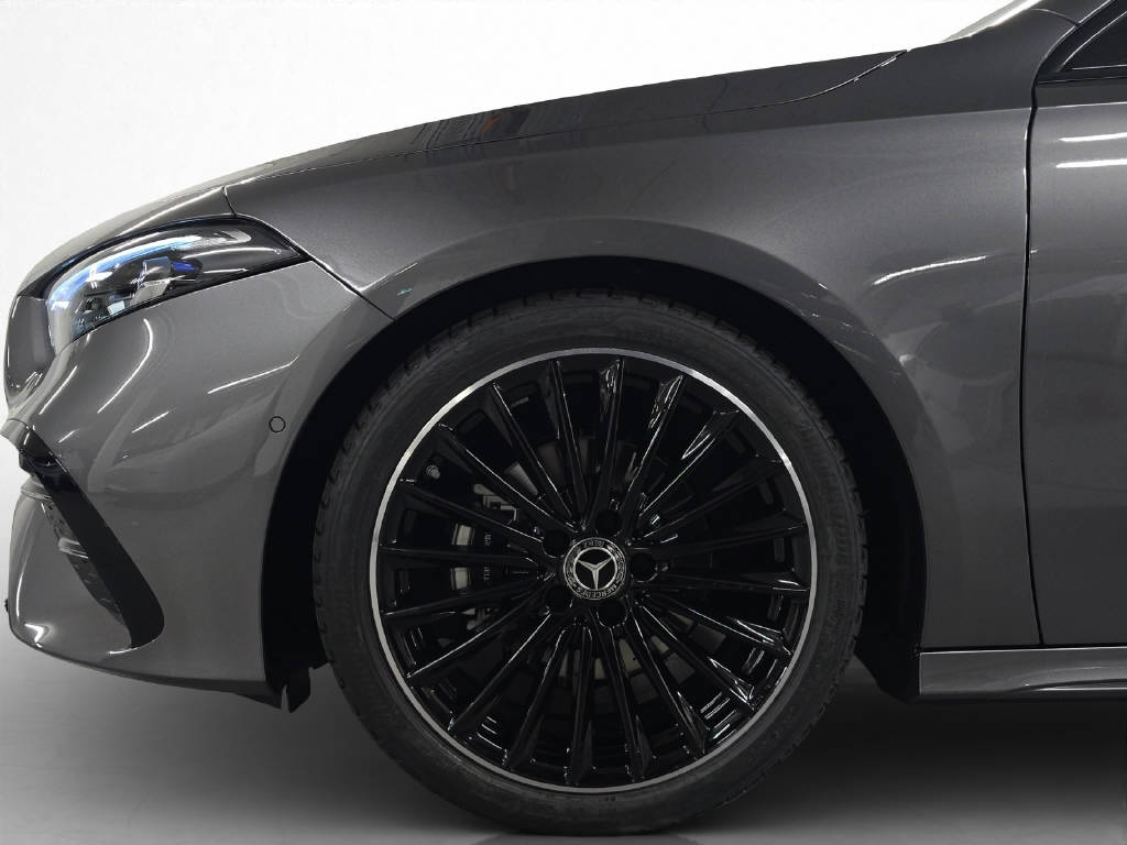 MERCEDES-BENZ A 200 AMG Line Night Star-image-7