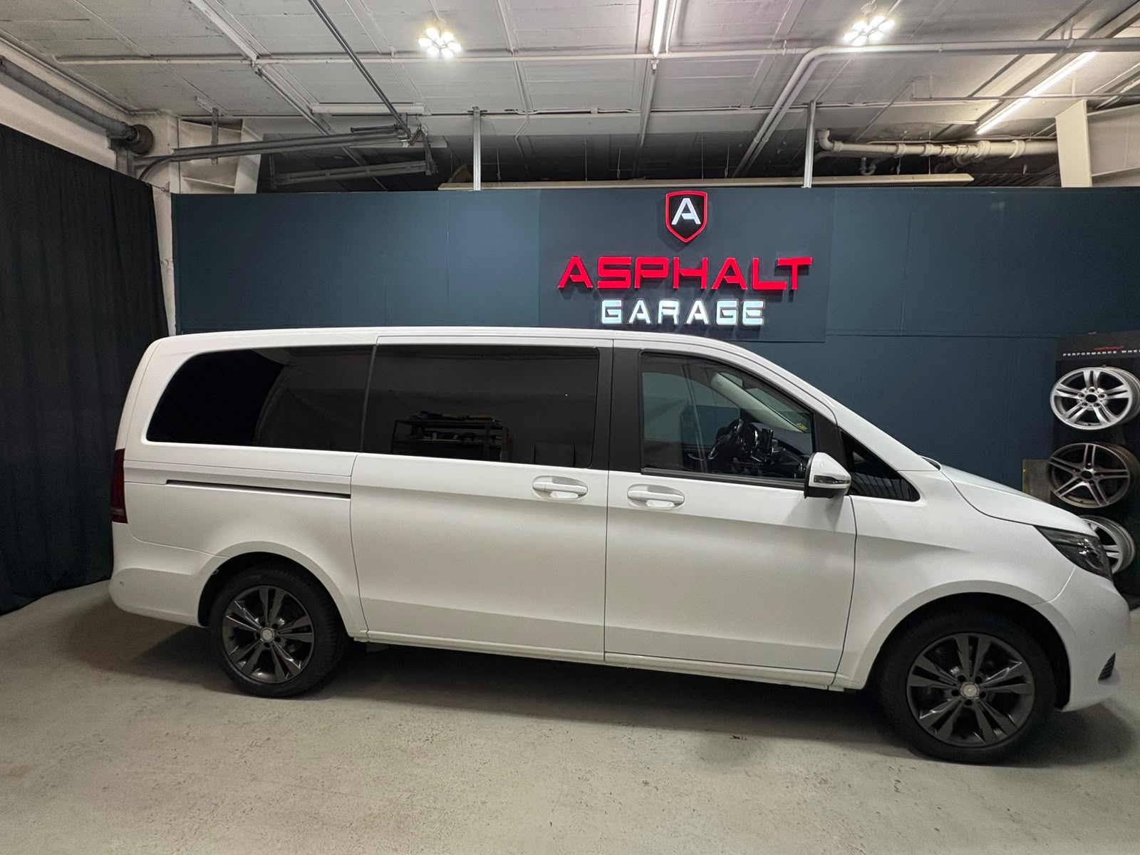 MERCEDES-BENZ V 250 d lang 4Matic 7G-Tronic-image-5