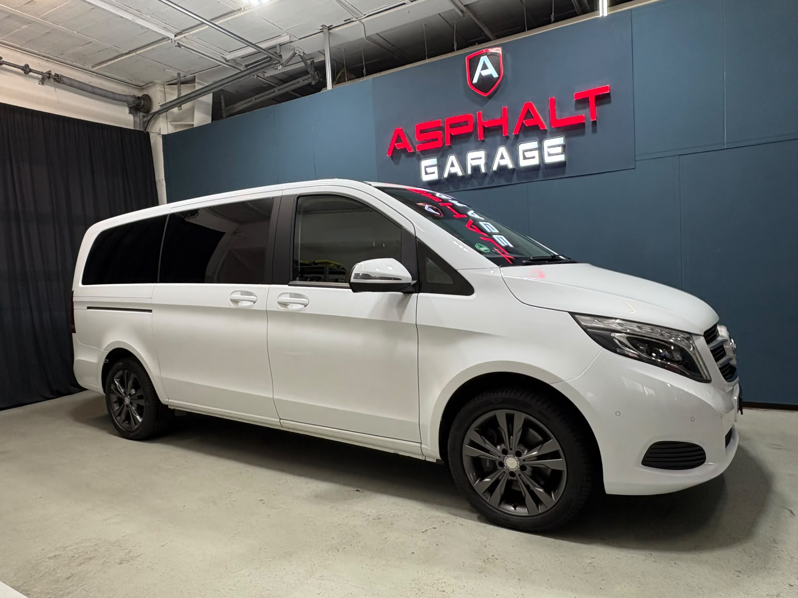 MERCEDES-BENZ V 250 d lang 4Matic 7G-Tronic-image-4