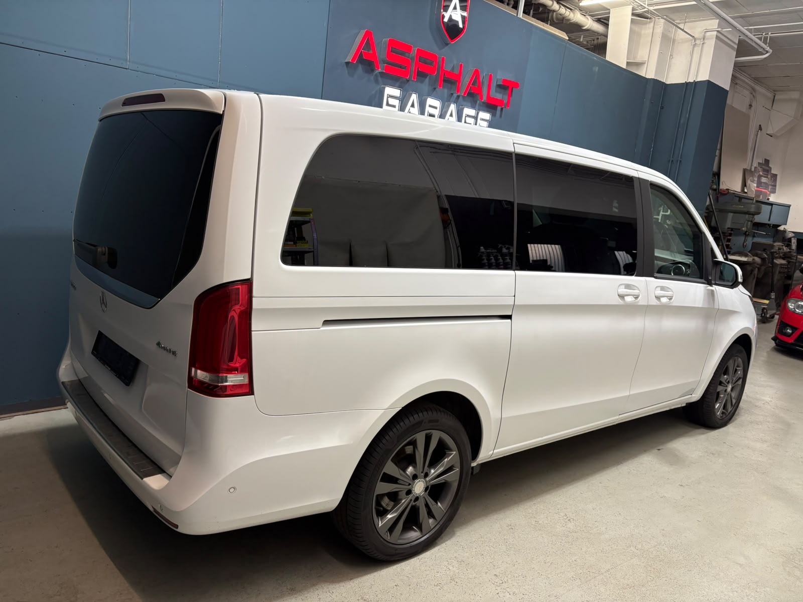 MERCEDES-BENZ V 250 d lang 4Matic 7G-Tronic-image-6