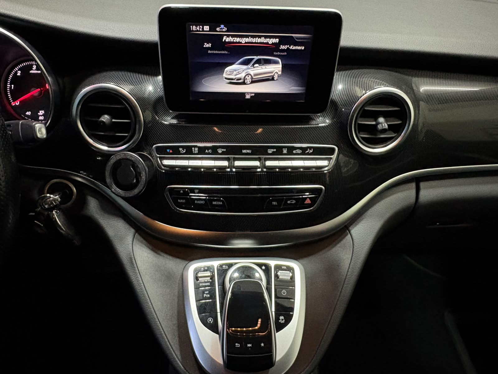 MERCEDES-BENZ V 250 d lang 4Matic 7G-Tronic-image-15