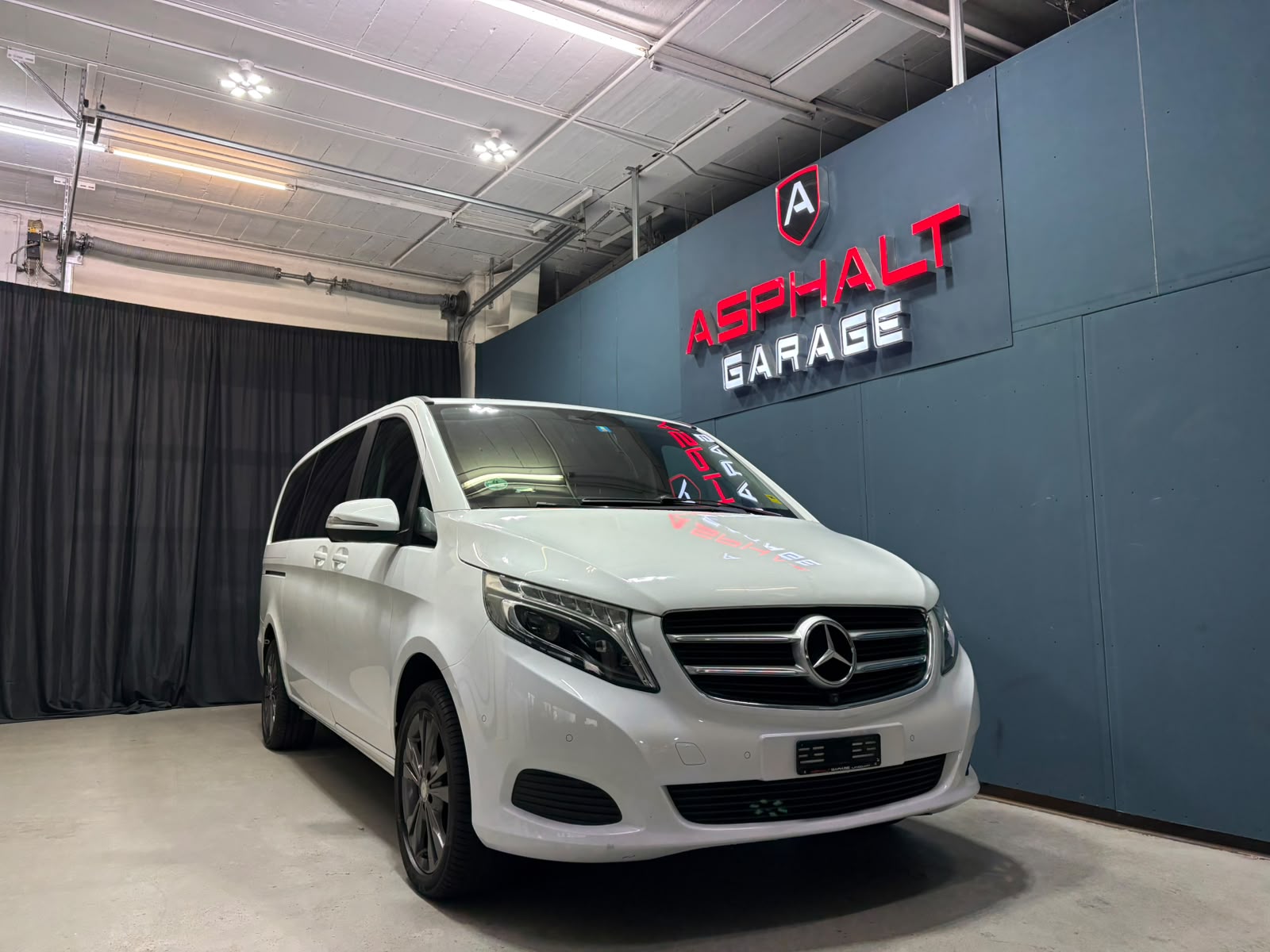 MERCEDES-BENZ V 250 d lang 4Matic 7G-Tronic-image-2