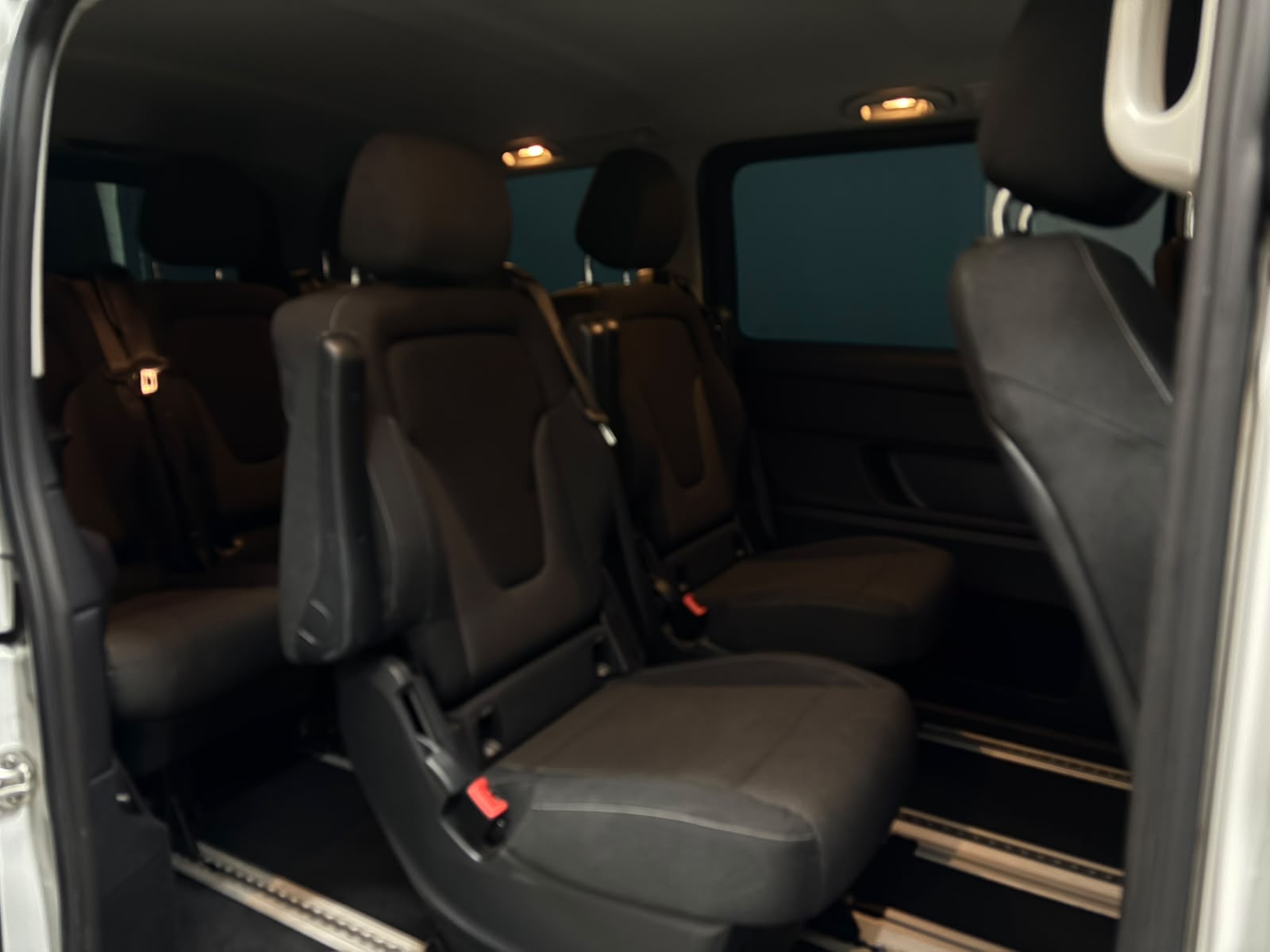 MERCEDES-BENZ V 250 d lang 4Matic 7G-Tronic-image-22