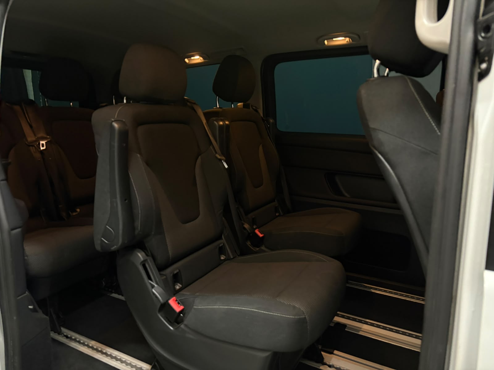 MERCEDES-BENZ V 250 d lang 4Matic 7G-Tronic-image-19