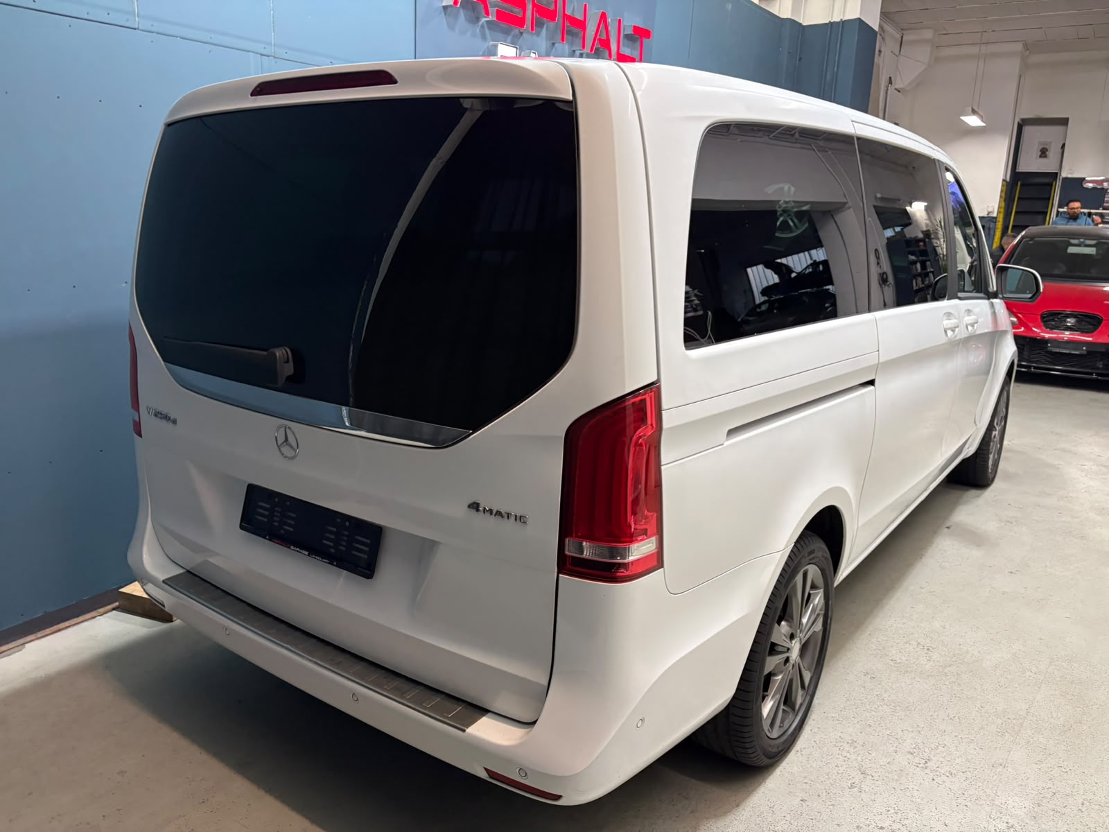 MERCEDES-BENZ V 250 d lang 4Matic 7G-Tronic-image-8