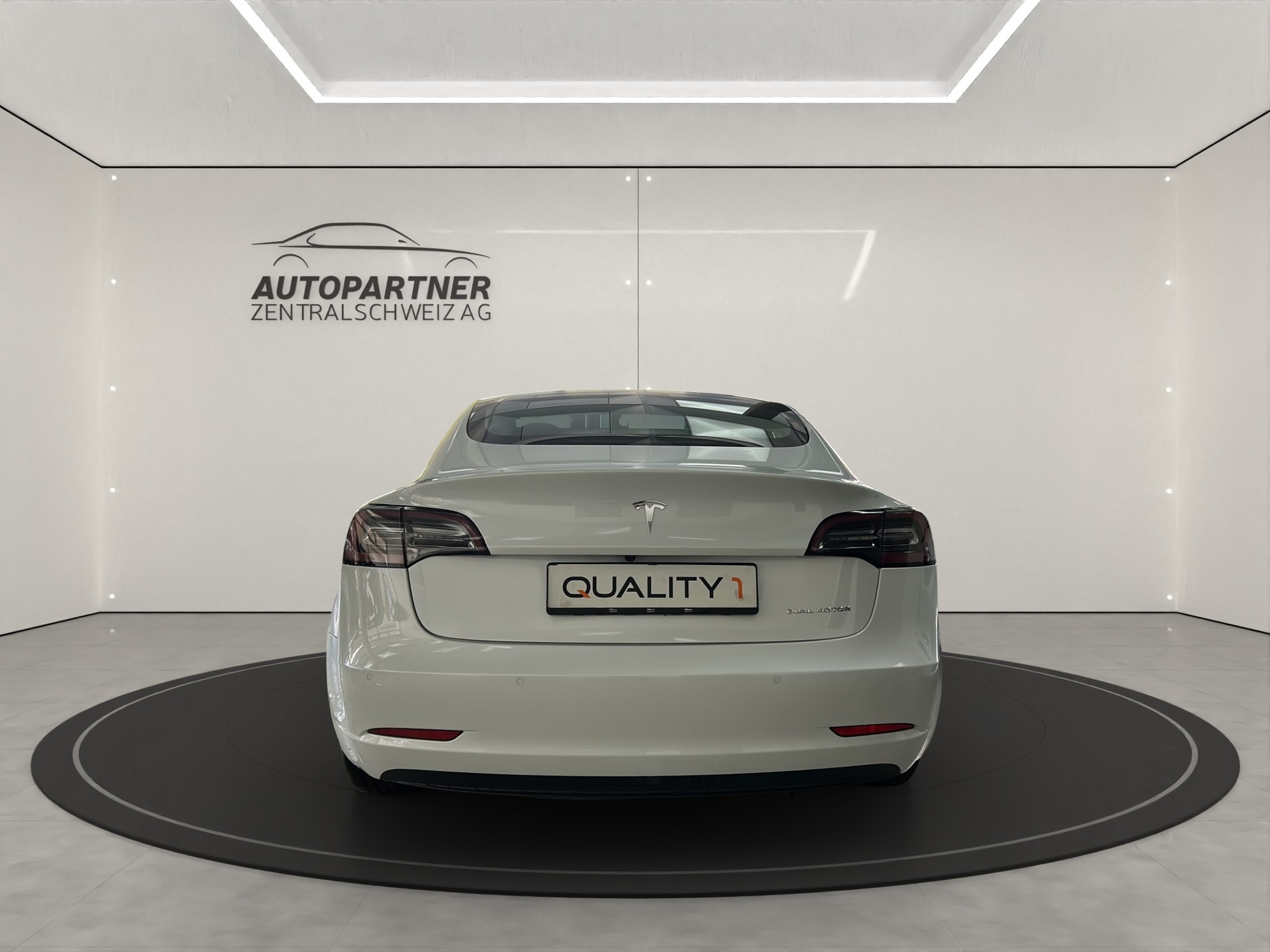 TESLA Model 3 Long Range Dual Motor AWD-image-4