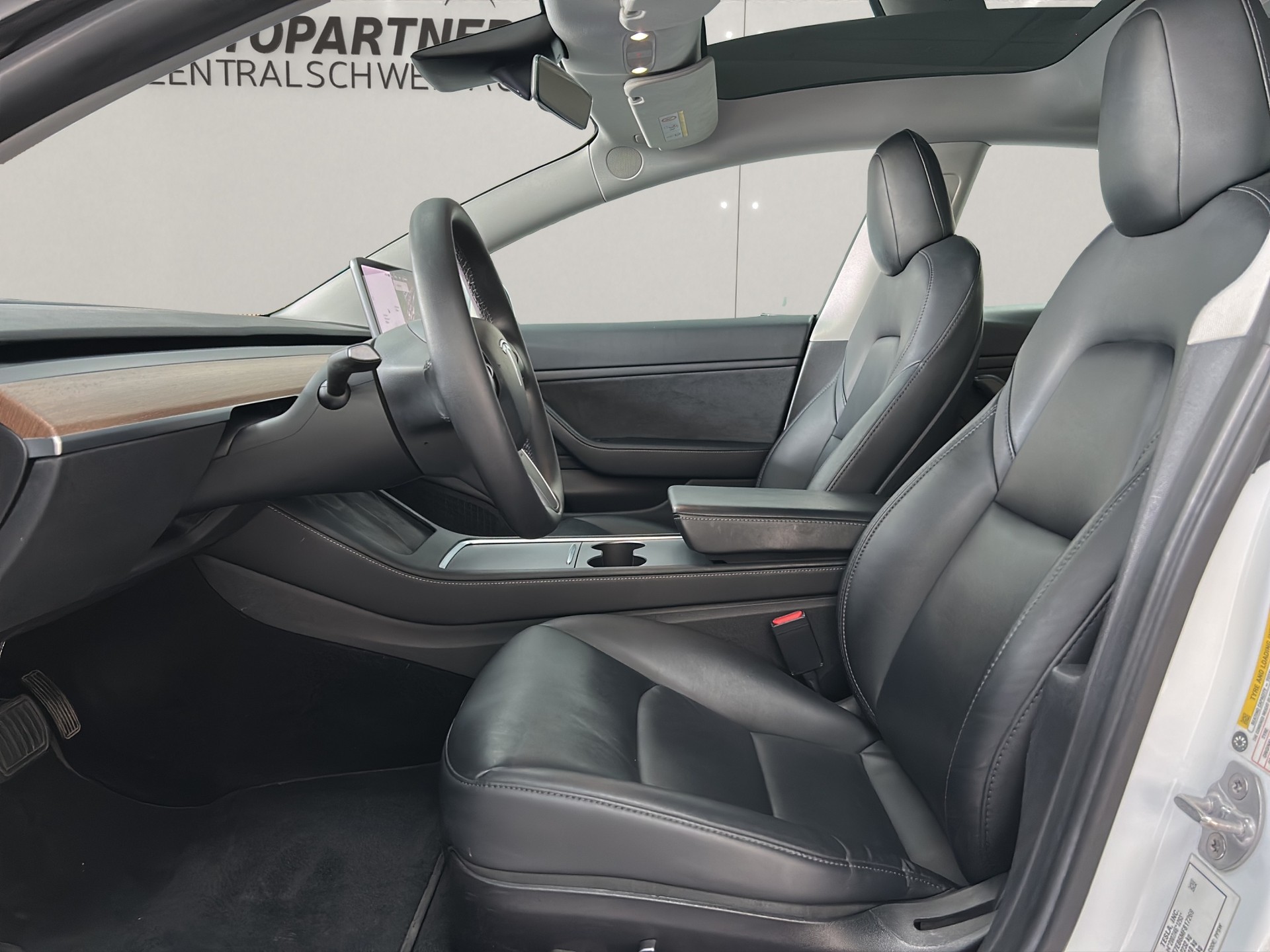 TESLA Model 3 Long Range Dual Motor AWD-image-5