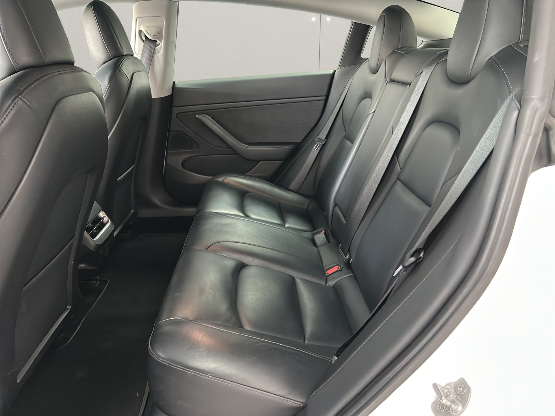 TESLA Model 3 Long Range Dual Motor AWD-image-6