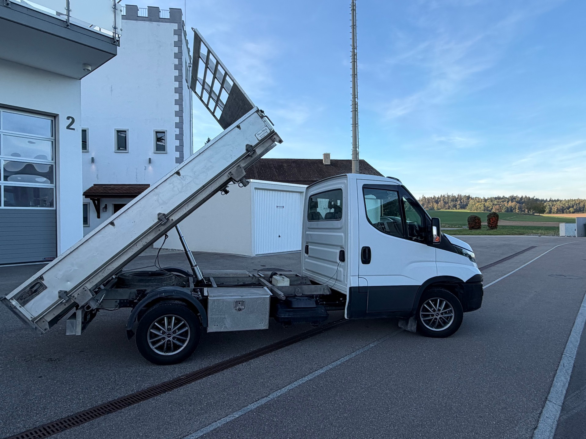 IVECO 35S15 3.0 motor Kipper Frisch MFK-image-1