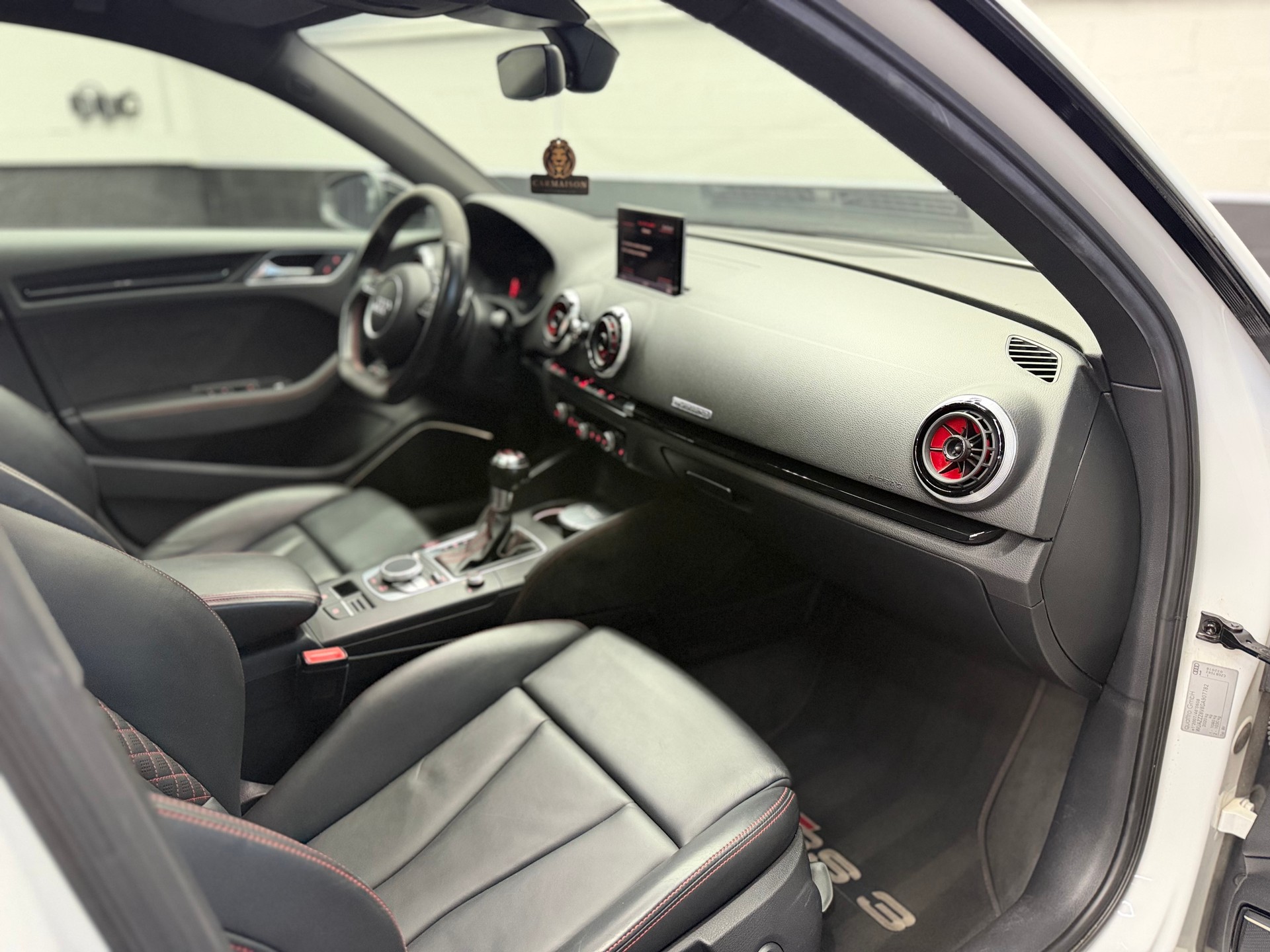 AUDI RS3 2.5 TSI quattro S-tronic | ABT-Tuning ab Werk | Schiebedach | B&O Soundanlage | Rückfahrkamera | CH-Auto-image-22
