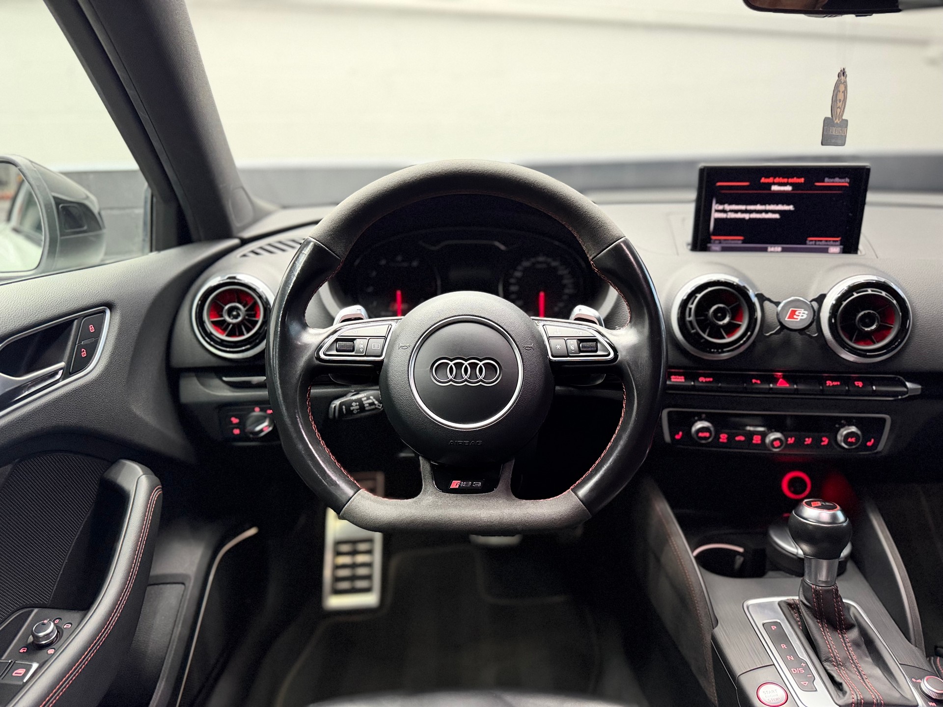 AUDI RS3 2.5 TSI quattro S-tronic | ABT-Tuning ab Werk | Schiebedach | B&O Soundanlage | Rückfahrkamera | CH-Auto-image-17