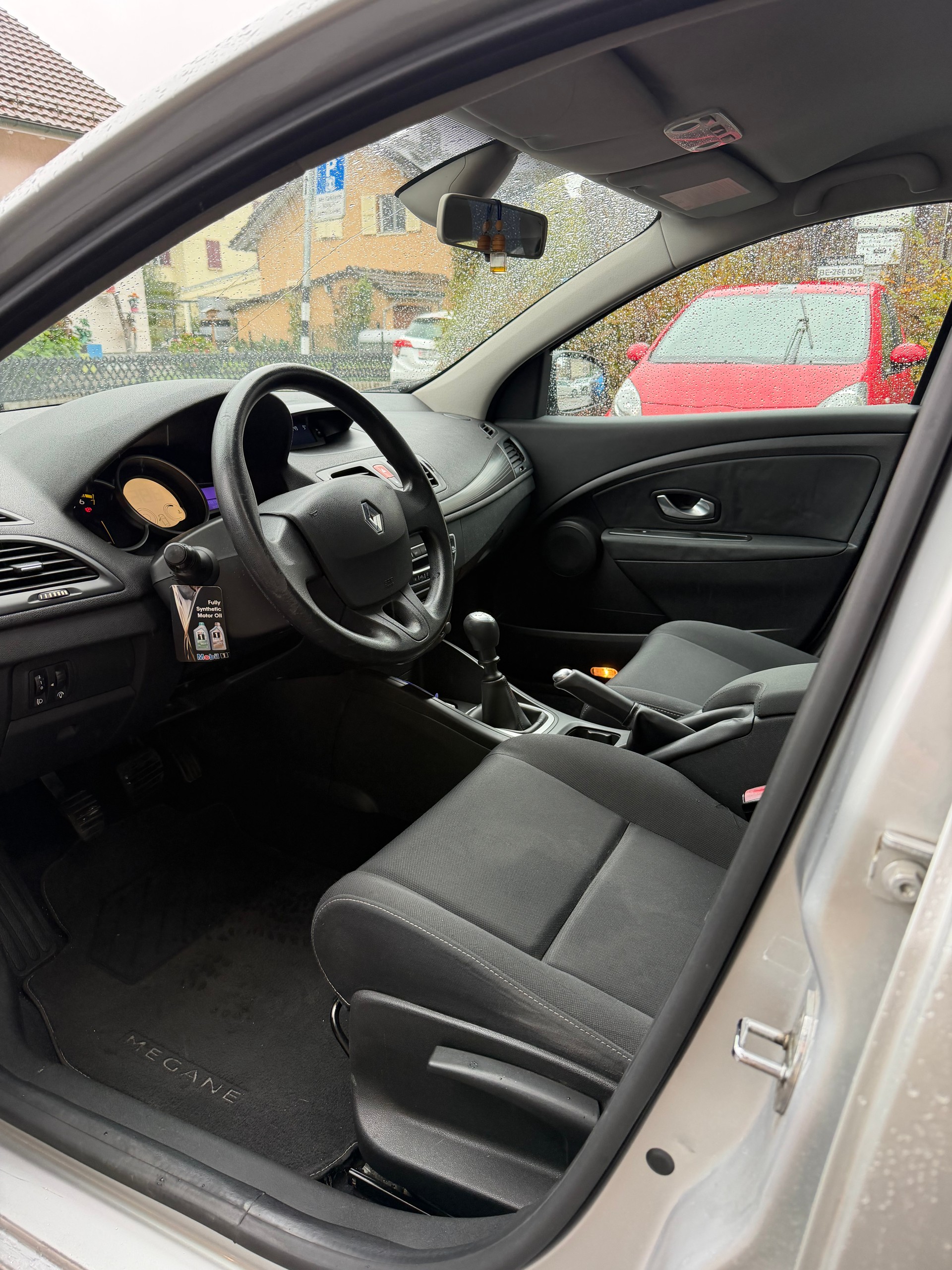 RENAULT Mégane 1.6 16V Expression-image-8