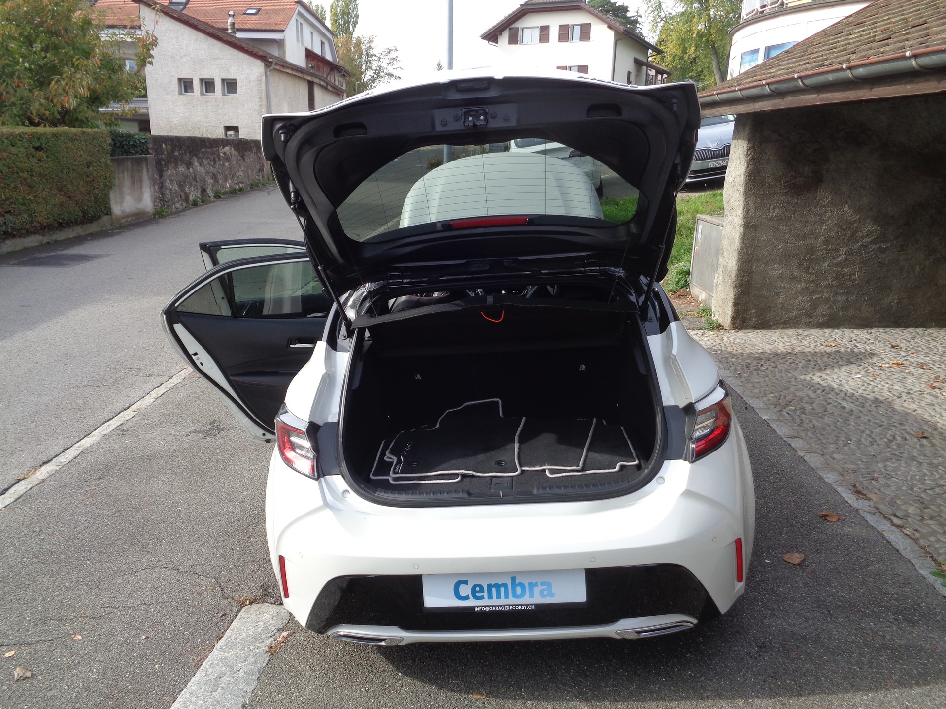 TOYOTA Corolla 2.0 HSD Style e-CVT-image-7