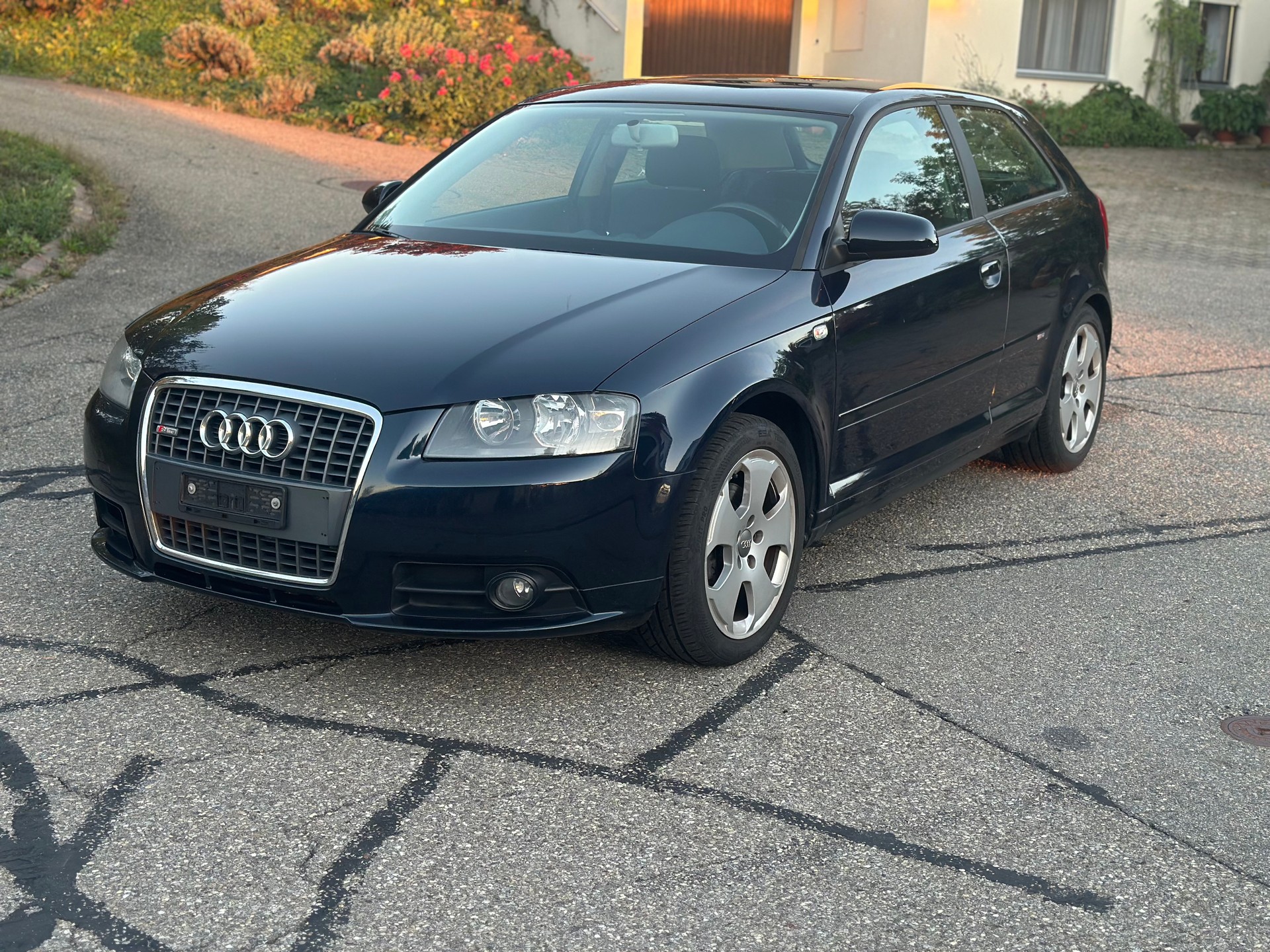 AUDI A3 1.8 Turbo FSI Attraction-image-0