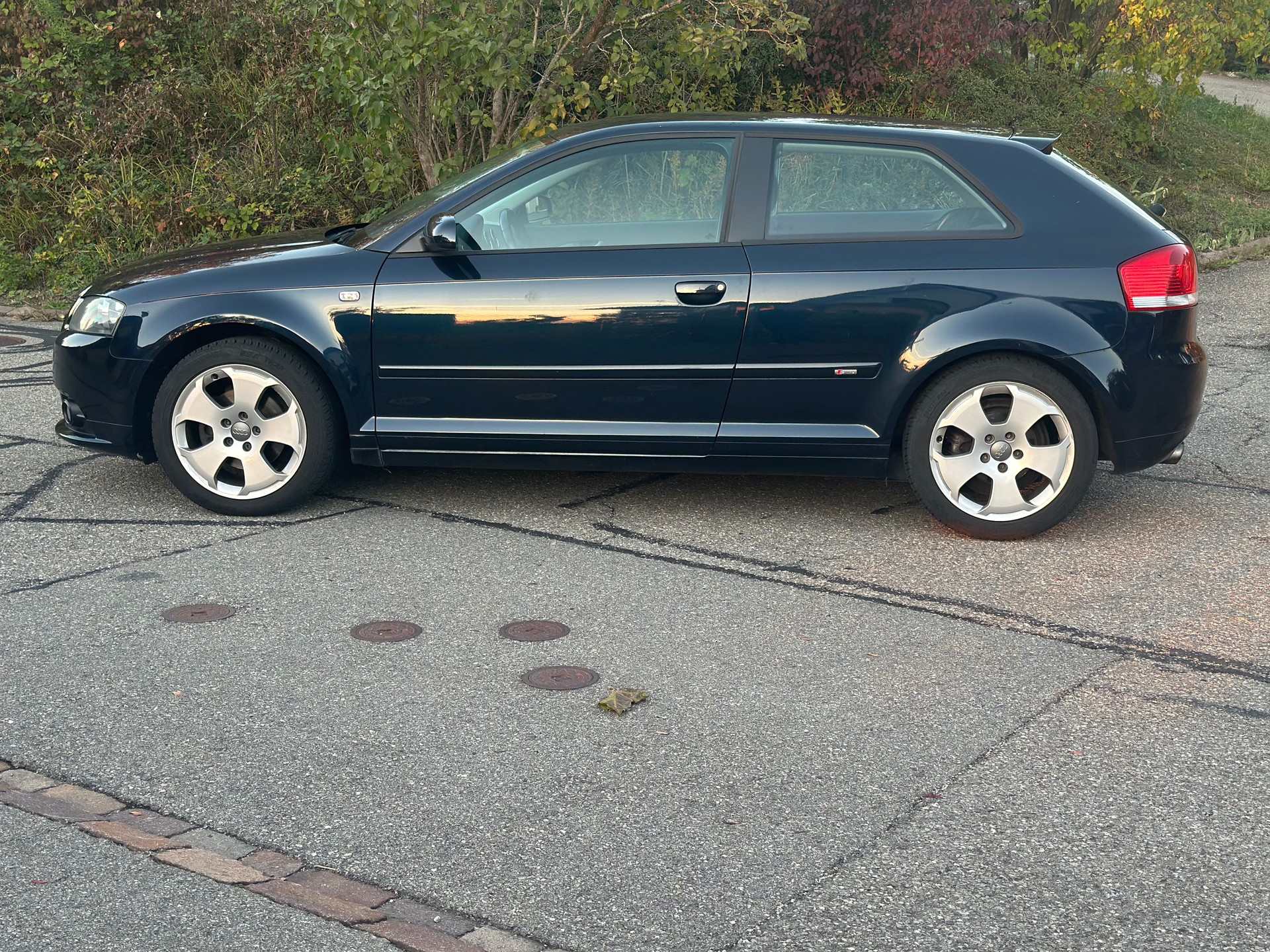 AUDI A3 1.8 Turbo FSI Attraction-image-1