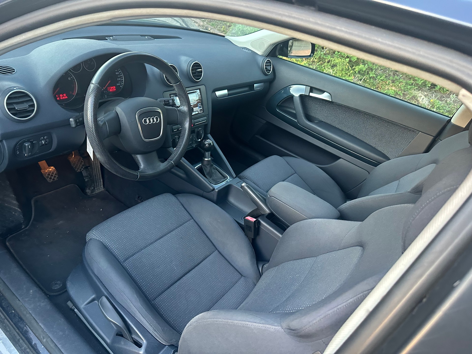 AUDI A3 1.8 Turbo FSI Attraction-image-7