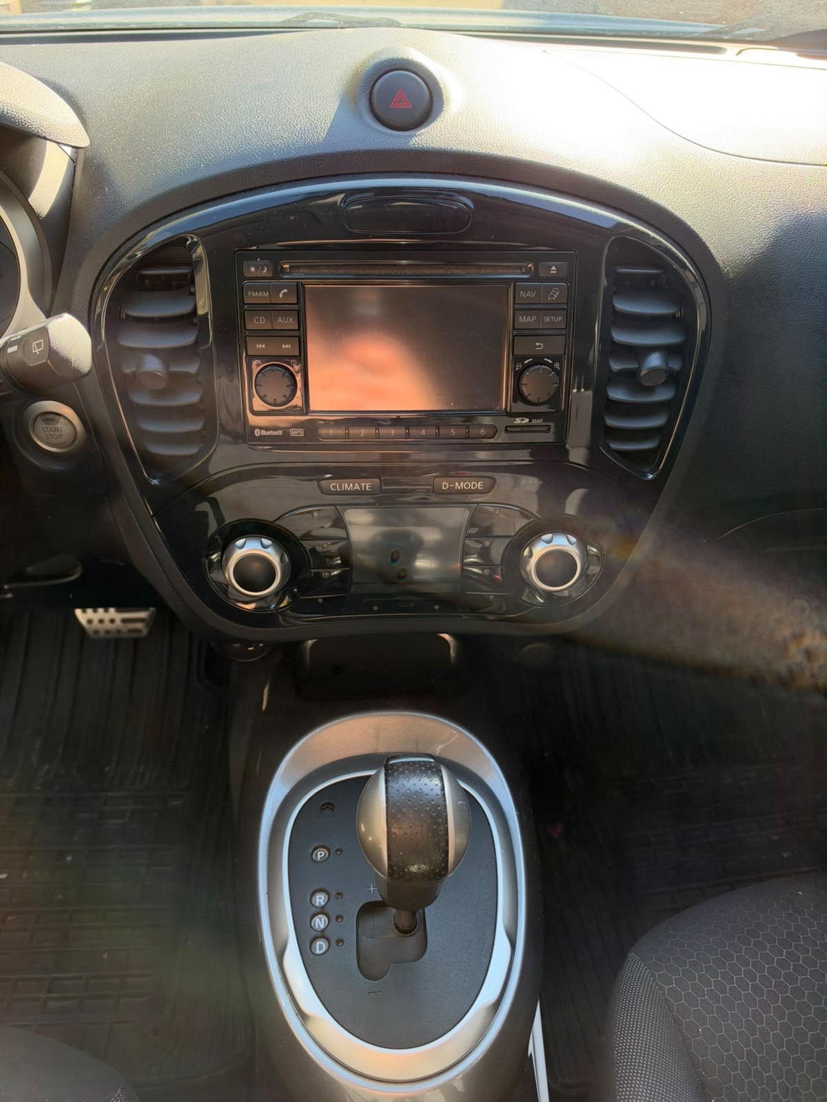 NISSAN Juke 1.6 DIG-T Shiro 4x4 Xtronic M-CVT-image-6