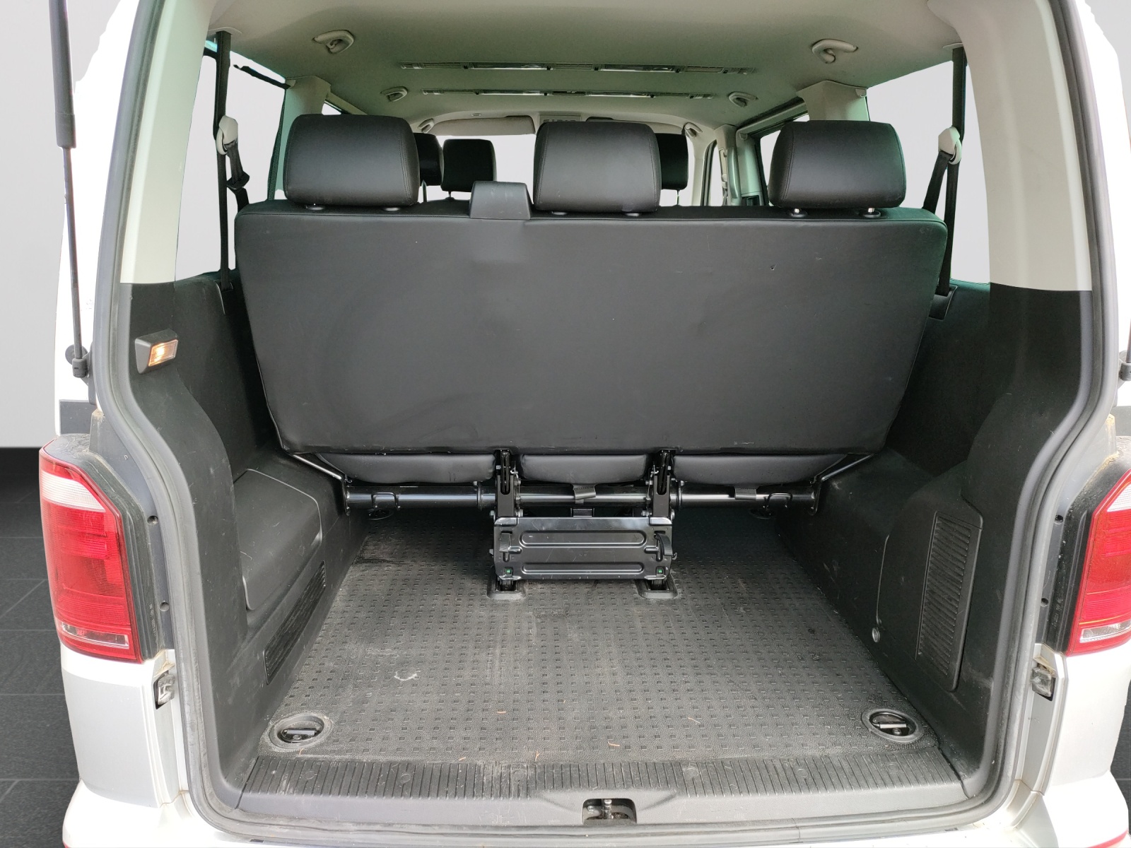 VW T6 Caravelle 2.0 TDI Comfortline DSG-image-12