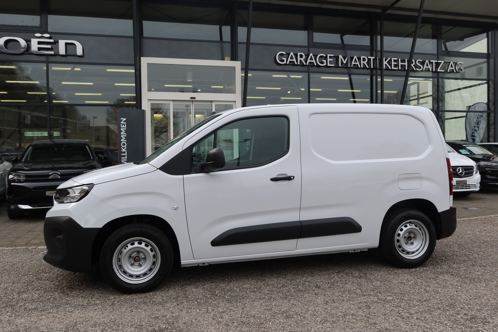 CITROEN Berlingo 1.2 s/s Swiss M-image-2