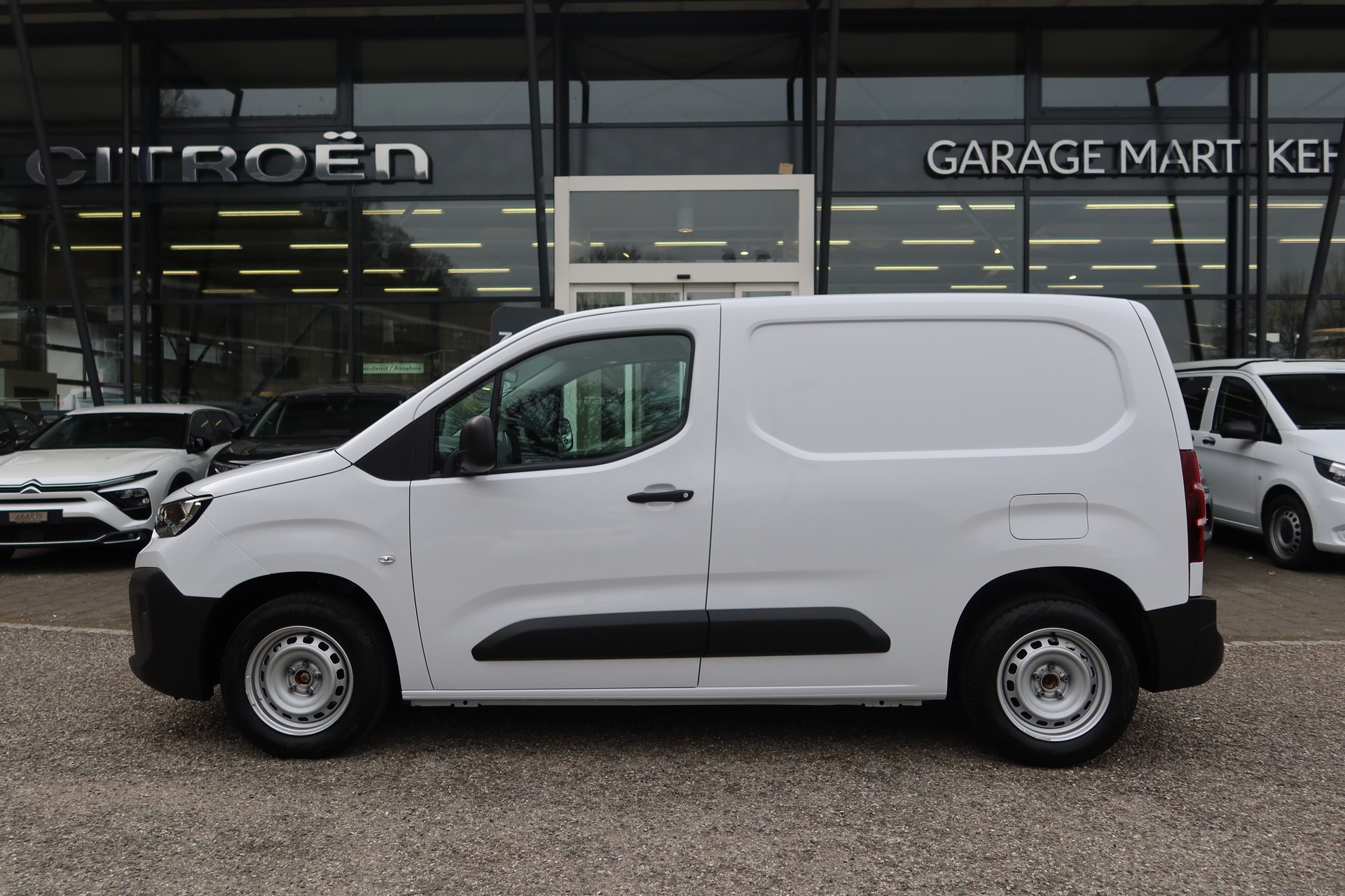CITROEN Berlingo 1.2 s/s Swiss M-image-3