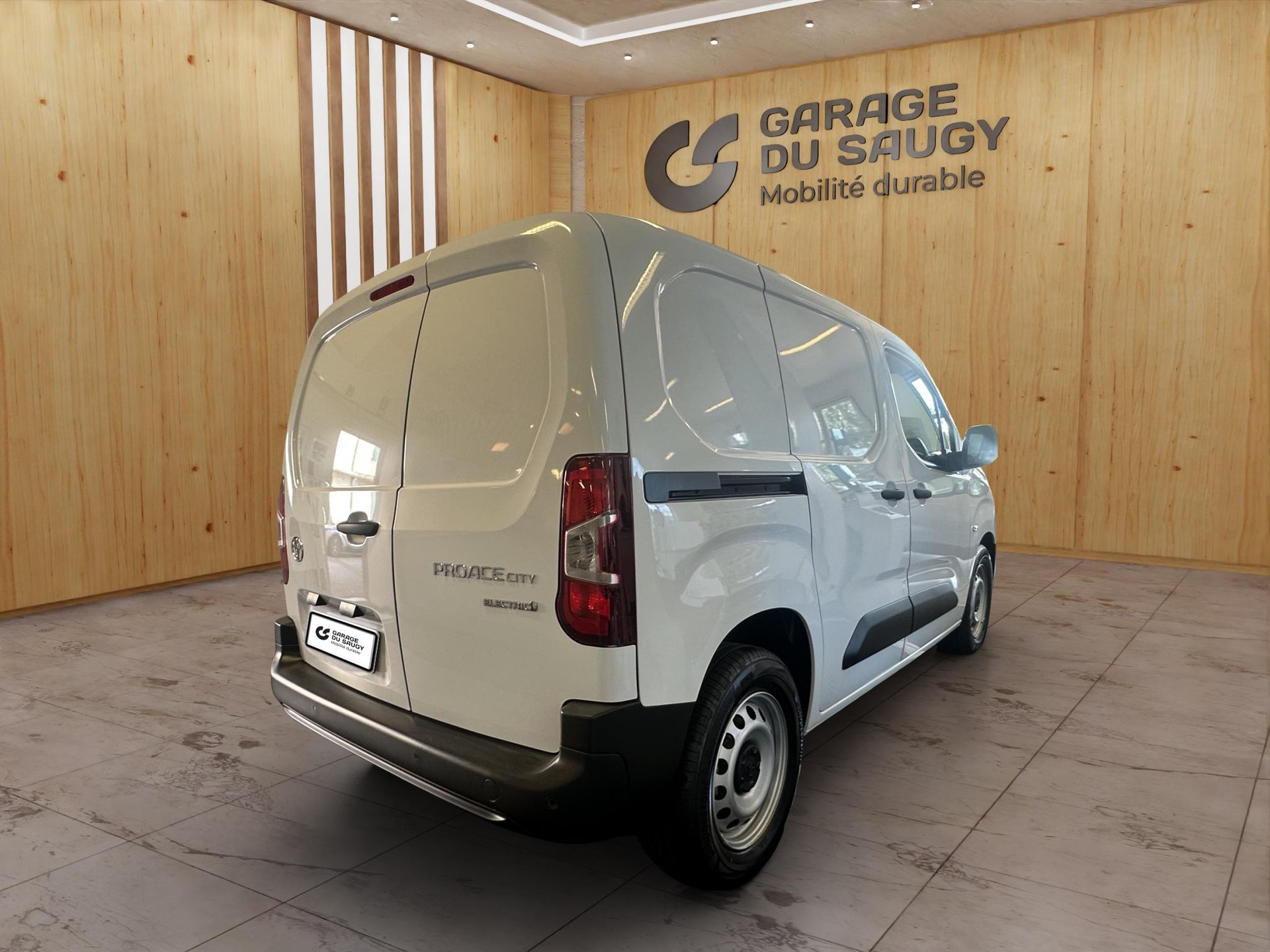 TOYOTA PROACE CITY Van L1 52KWh Active-image-6