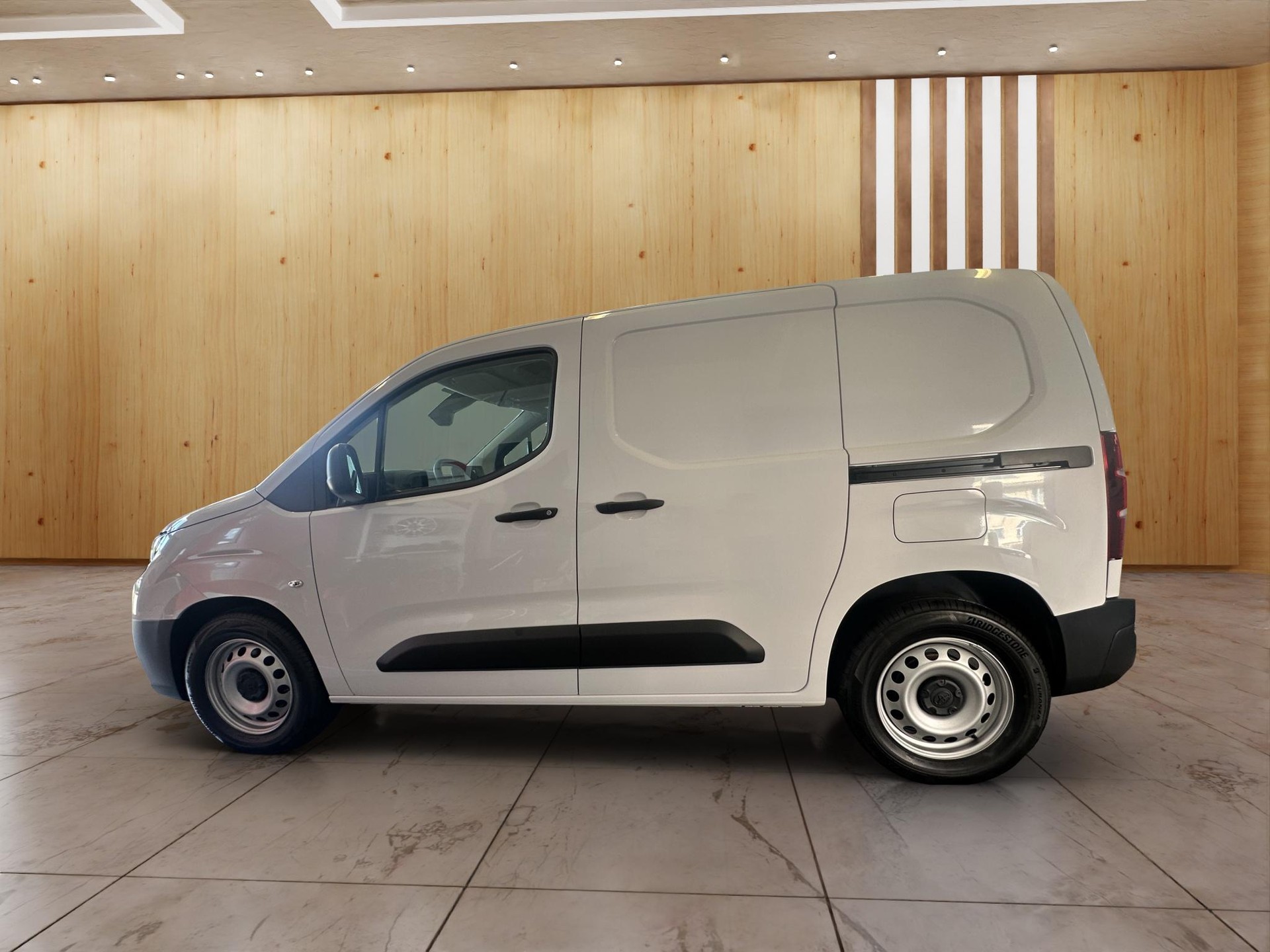 TOYOTA PROACE CITY Van L1 52KWh Active-showroom-element-3