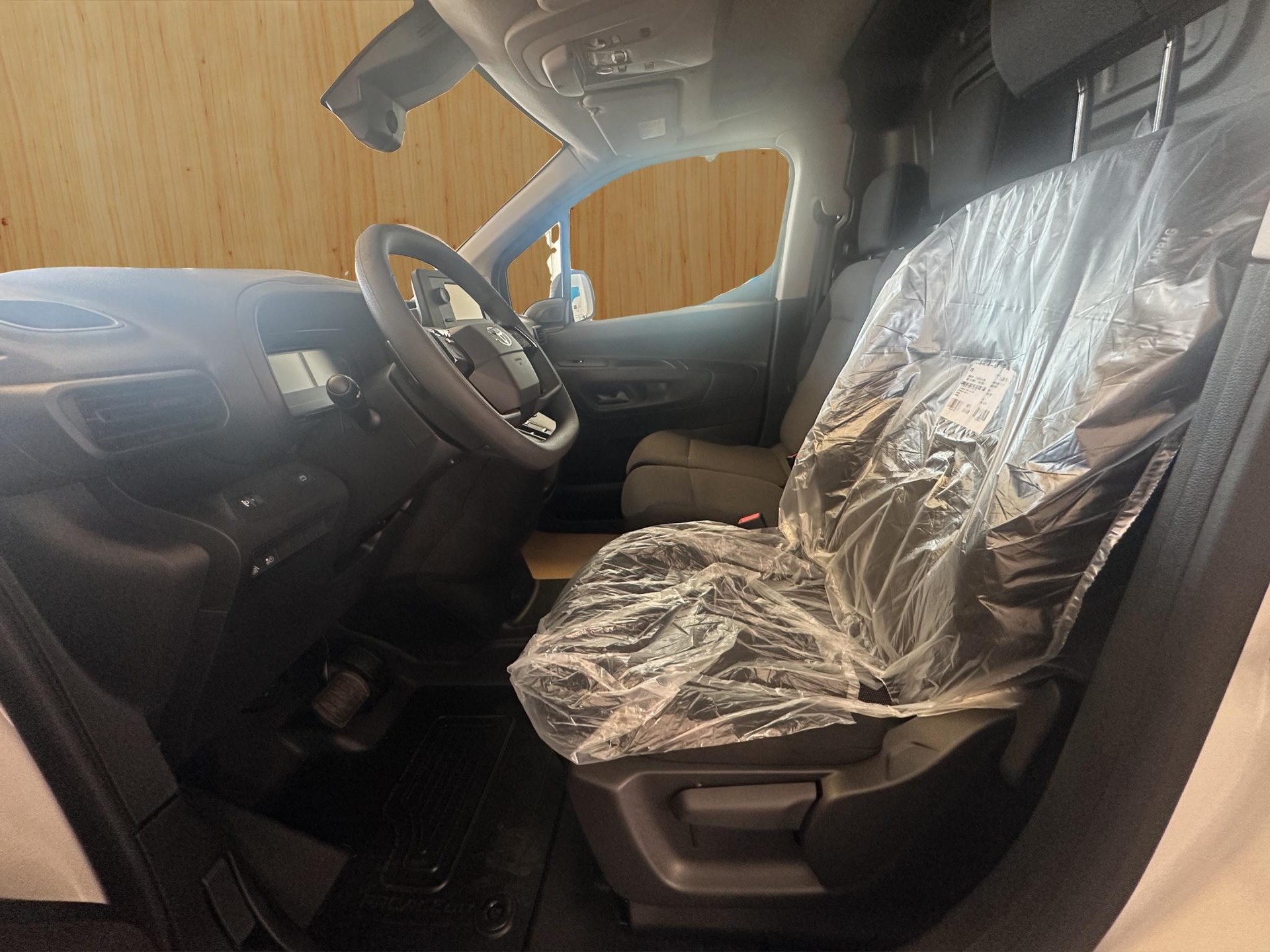 TOYOTA PROACE CITY Van L1 52KWh Active-image-8