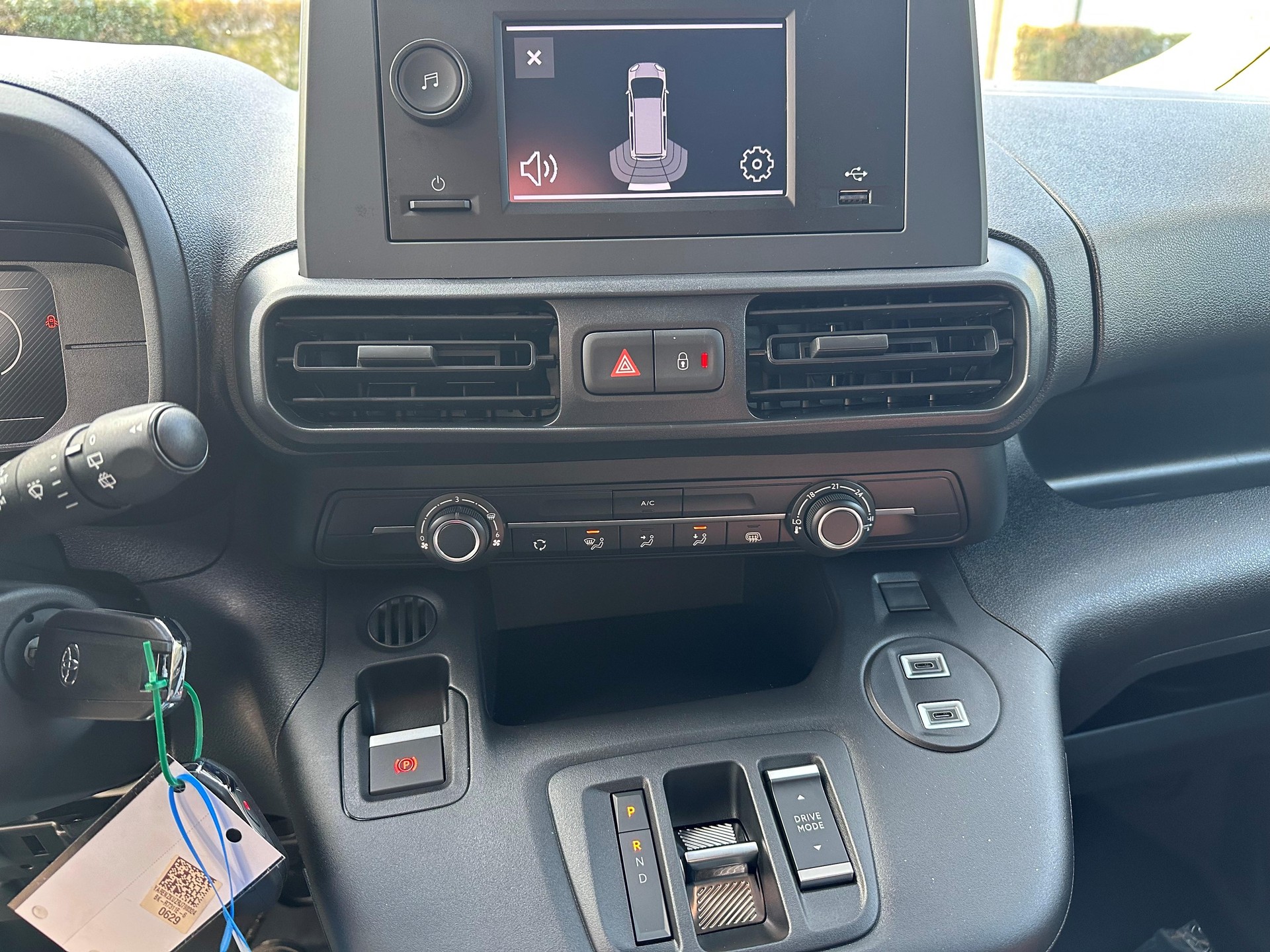 TOYOTA PROACE CITY Van L1 52KWh Active-image-10