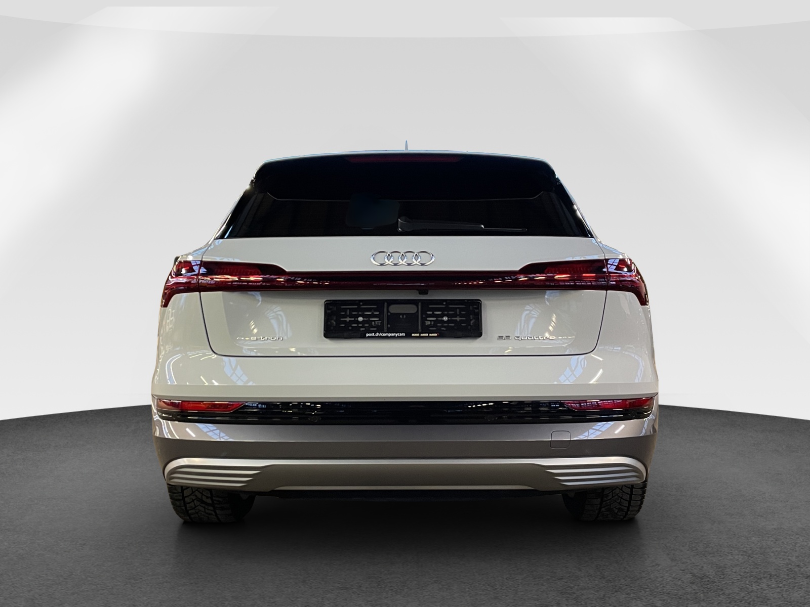 AUDI e-tron 55 Advanced quattro-image-4