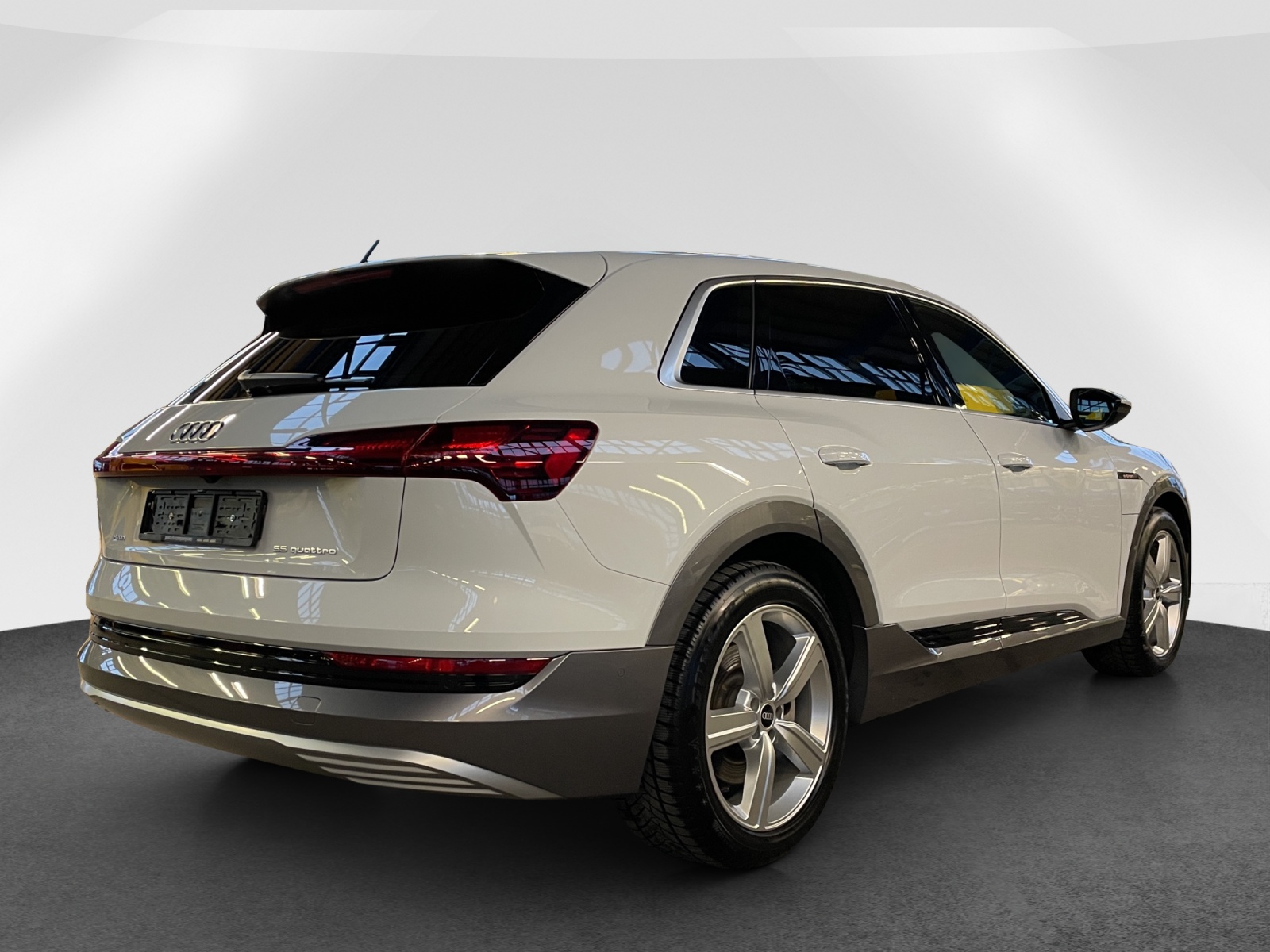 AUDI e-tron 55 Advanced quattro-image-5