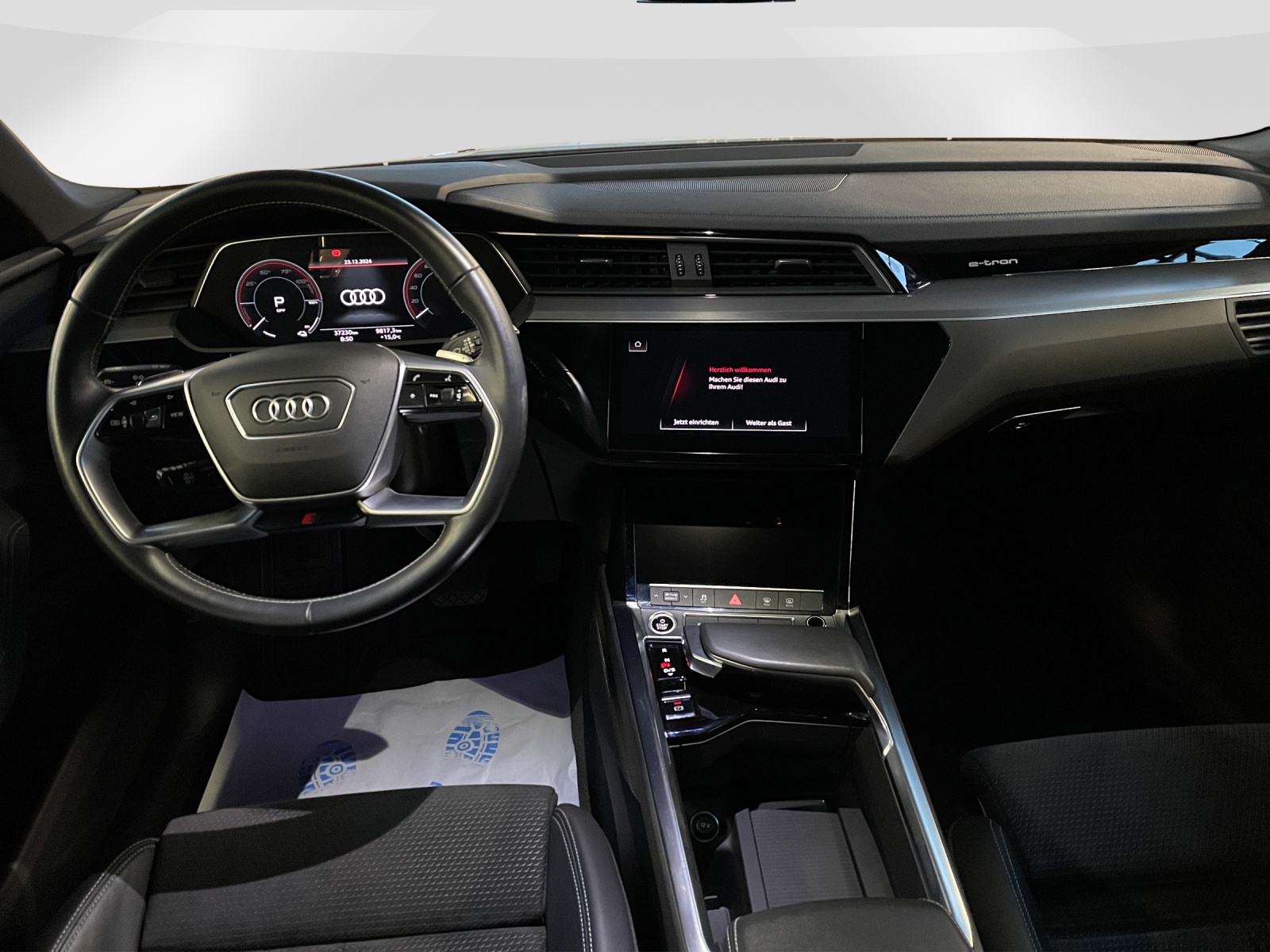 AUDI e-tron 55 Advanced quattro-image-7