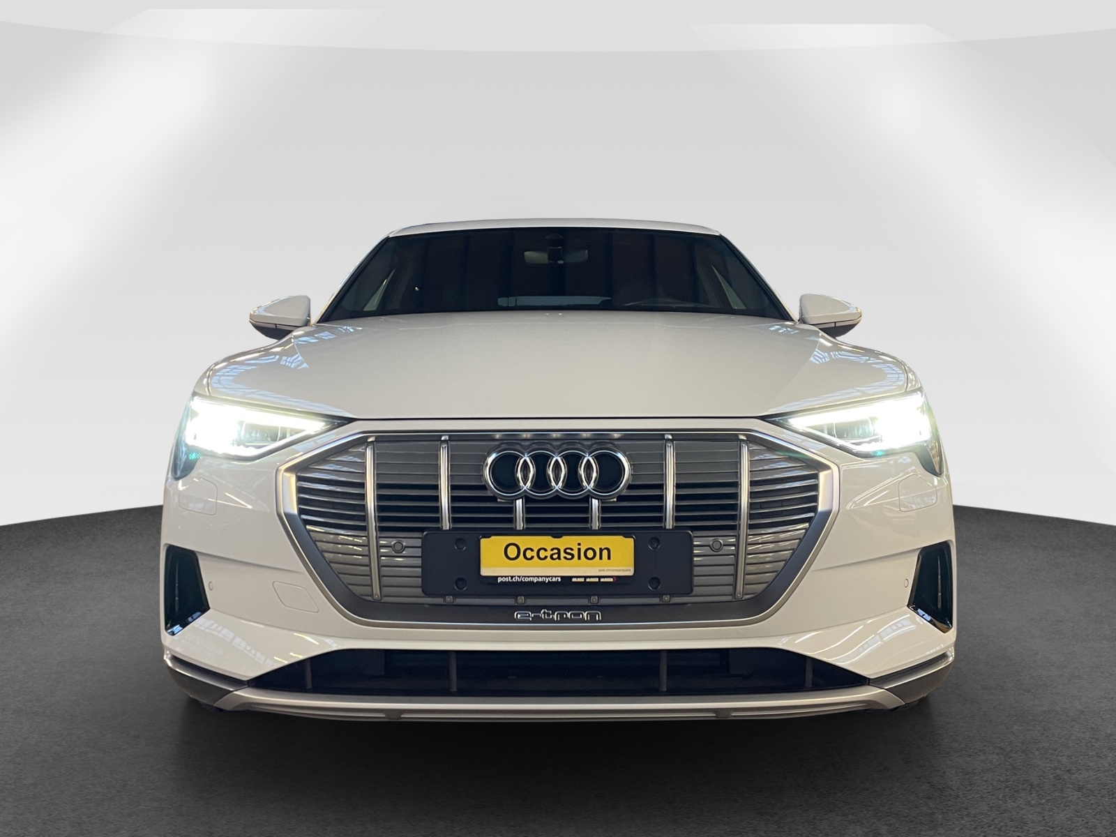 AUDI e-tron 55 Advanced quattro-image-1