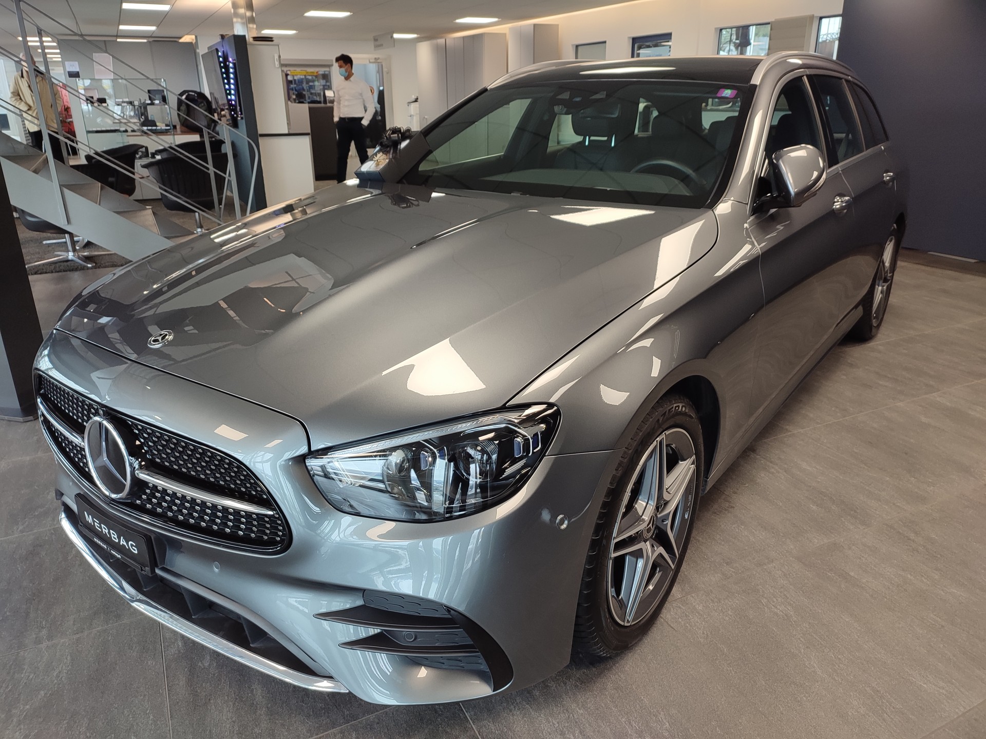 MERCEDES-BENZ E 220 d T 4Matic AMG Line 9G-Tronic-image-7
