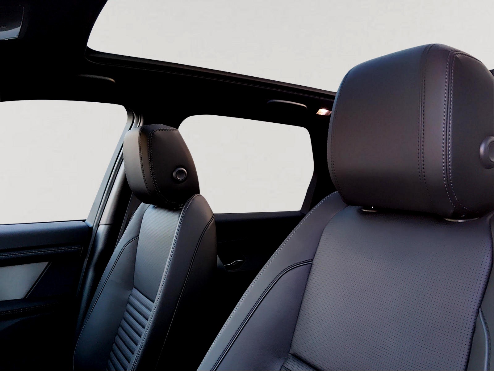 LAND ROVER Discovery Sport P270e 1.5 PHEV Dynamic SE AT8-image-7
