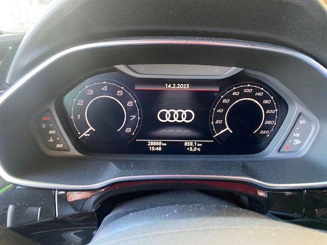 AUDI RS Q3 Sportback quattro S tronic-image-7