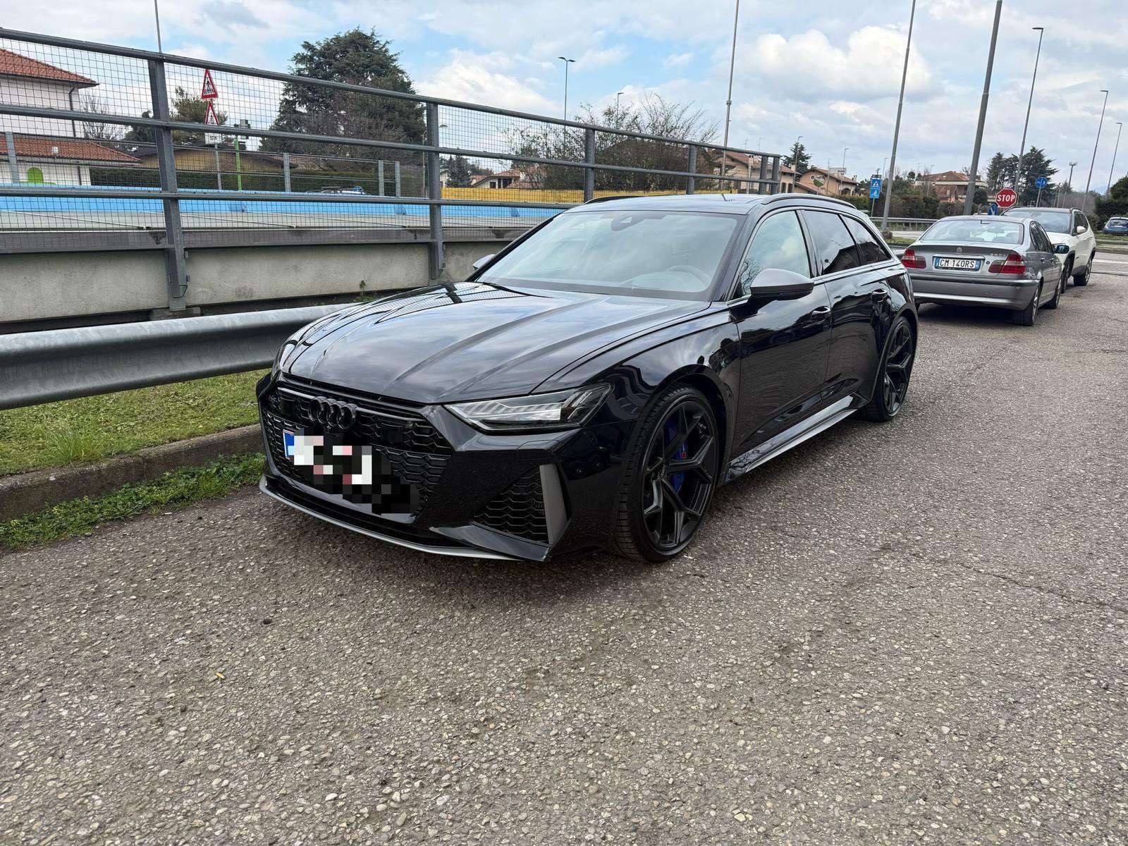 AUDI RS6 Avant 4.0 TFSI V8 Performance quattro-image-1