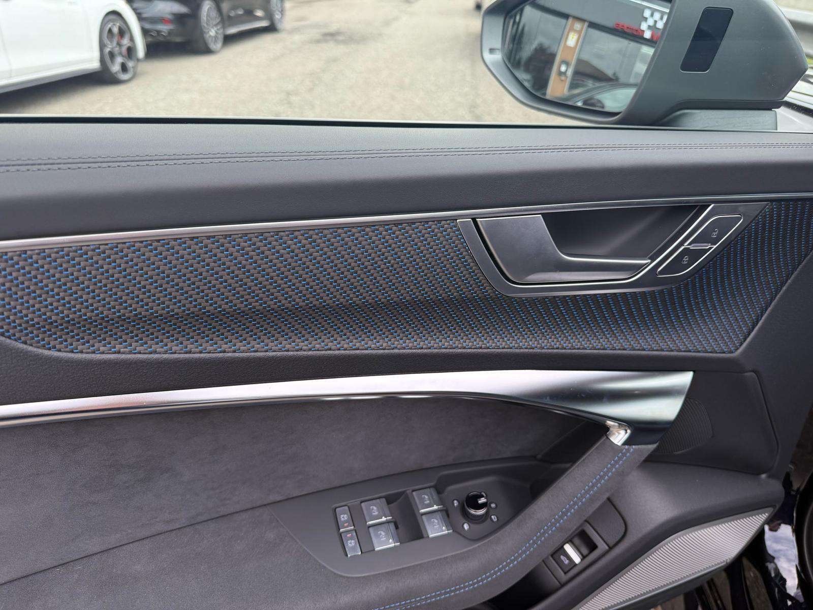 AUDI RS6 Avant 4.0 TFSI V8 Performance quattro-image-7