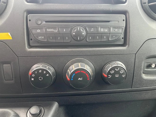 RENAULT Master T35 2.3dCi L2H2-image-10